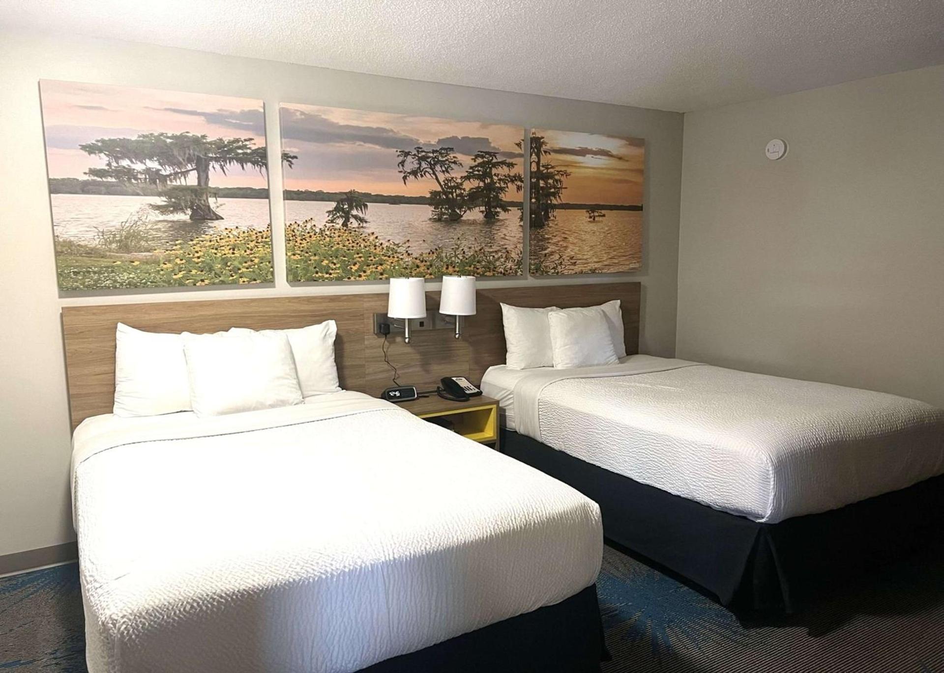Days Inn by Wyndham Valdosta I-75 photo 22