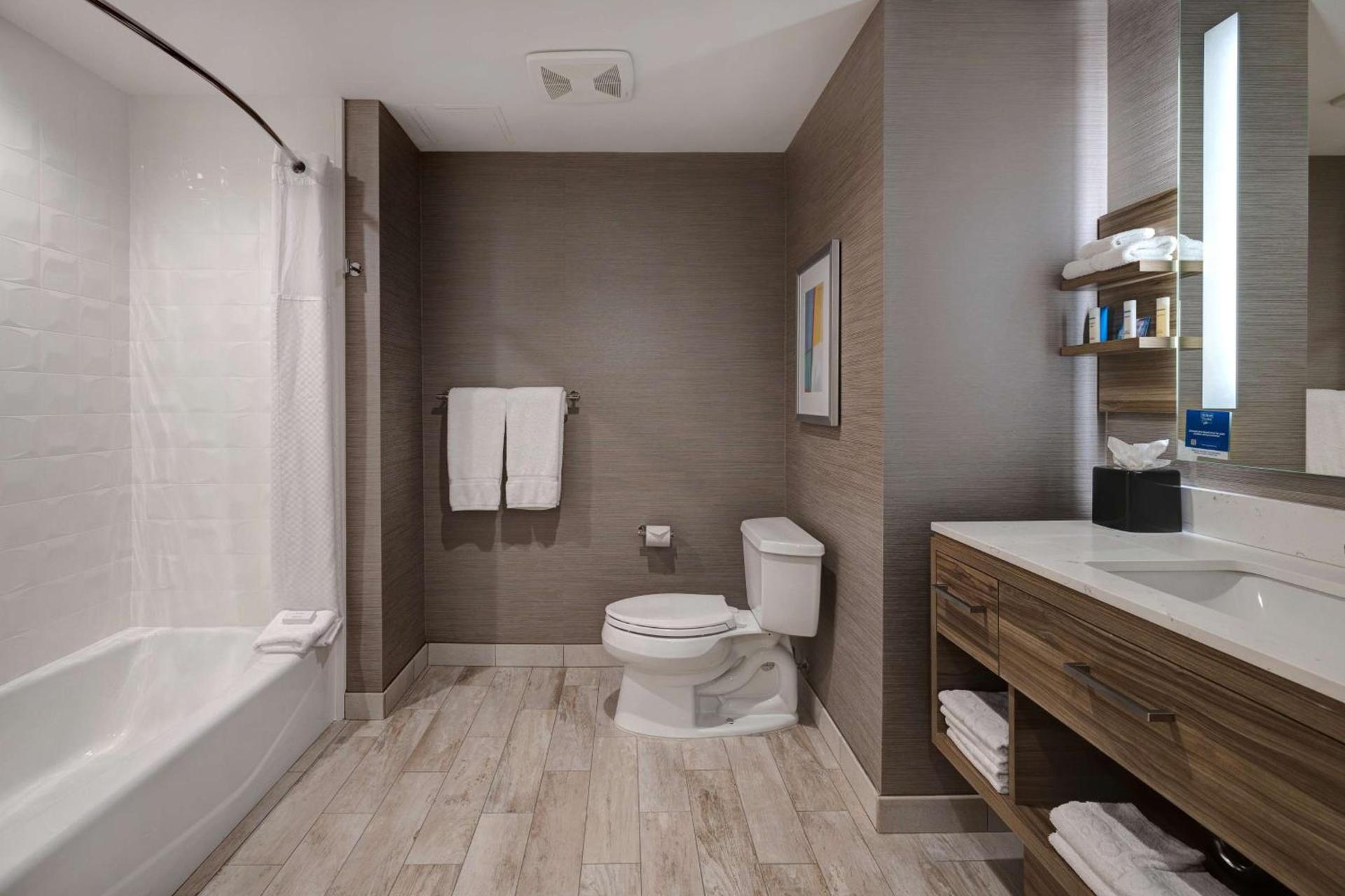 Hilton Garden Inn Anaheim Resort photo 35