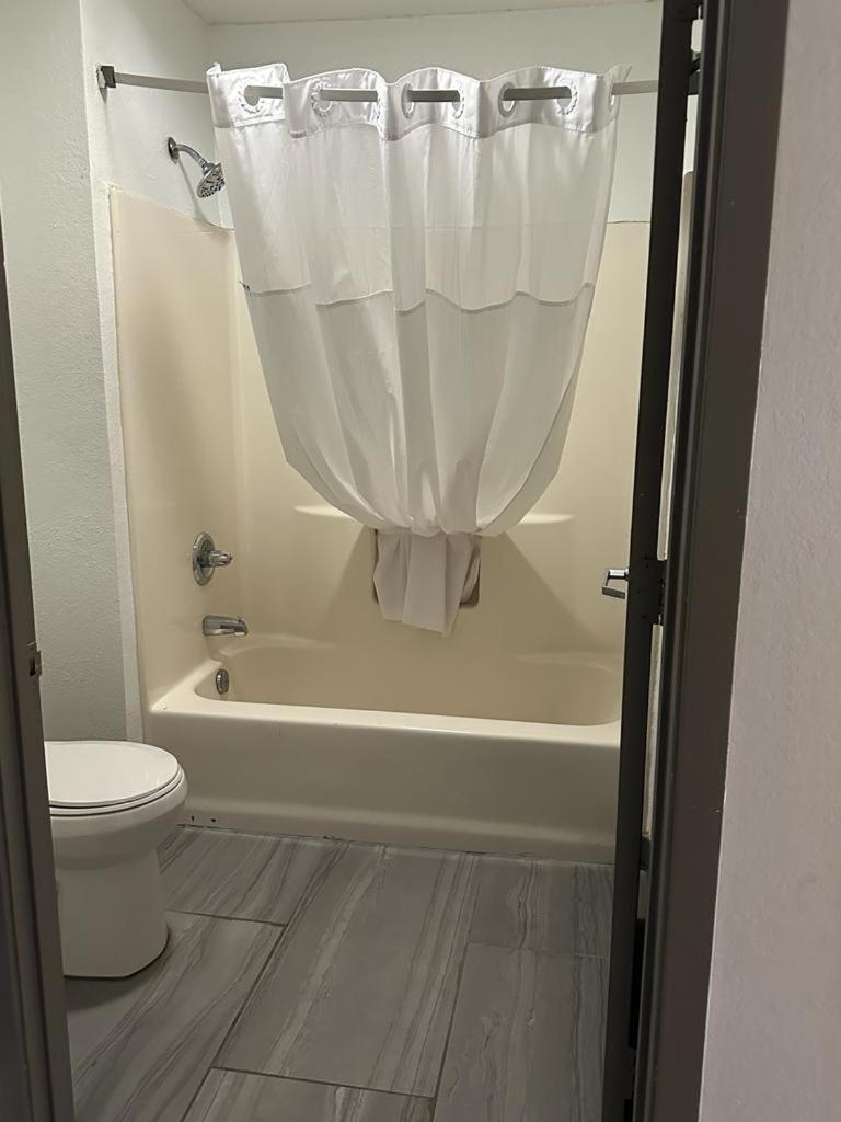 Quality Inn & Suites Decatur Priceville I-65 photo 3