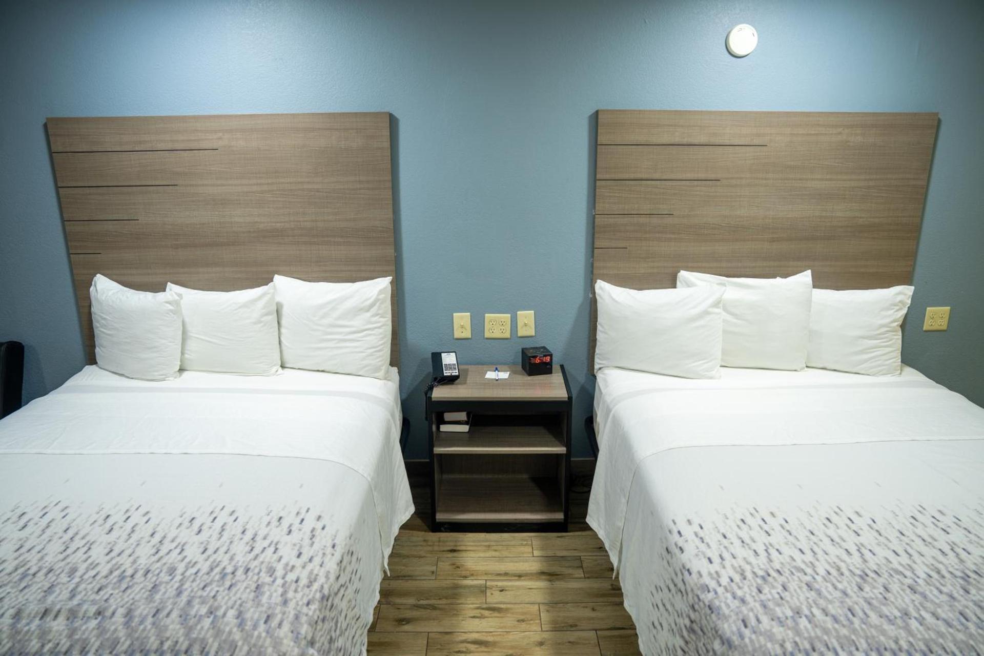 Americas Best Value Inn Fort Myers photo 24