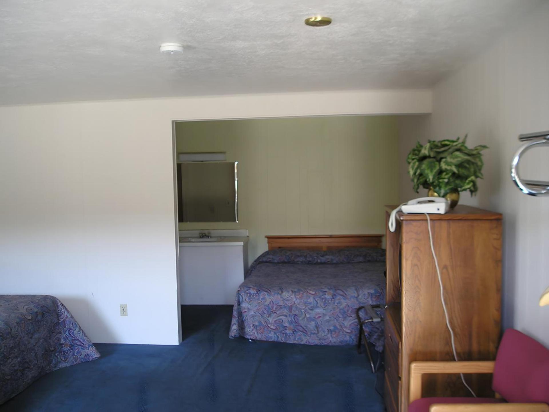 Yellowstone Country Inn photo 46