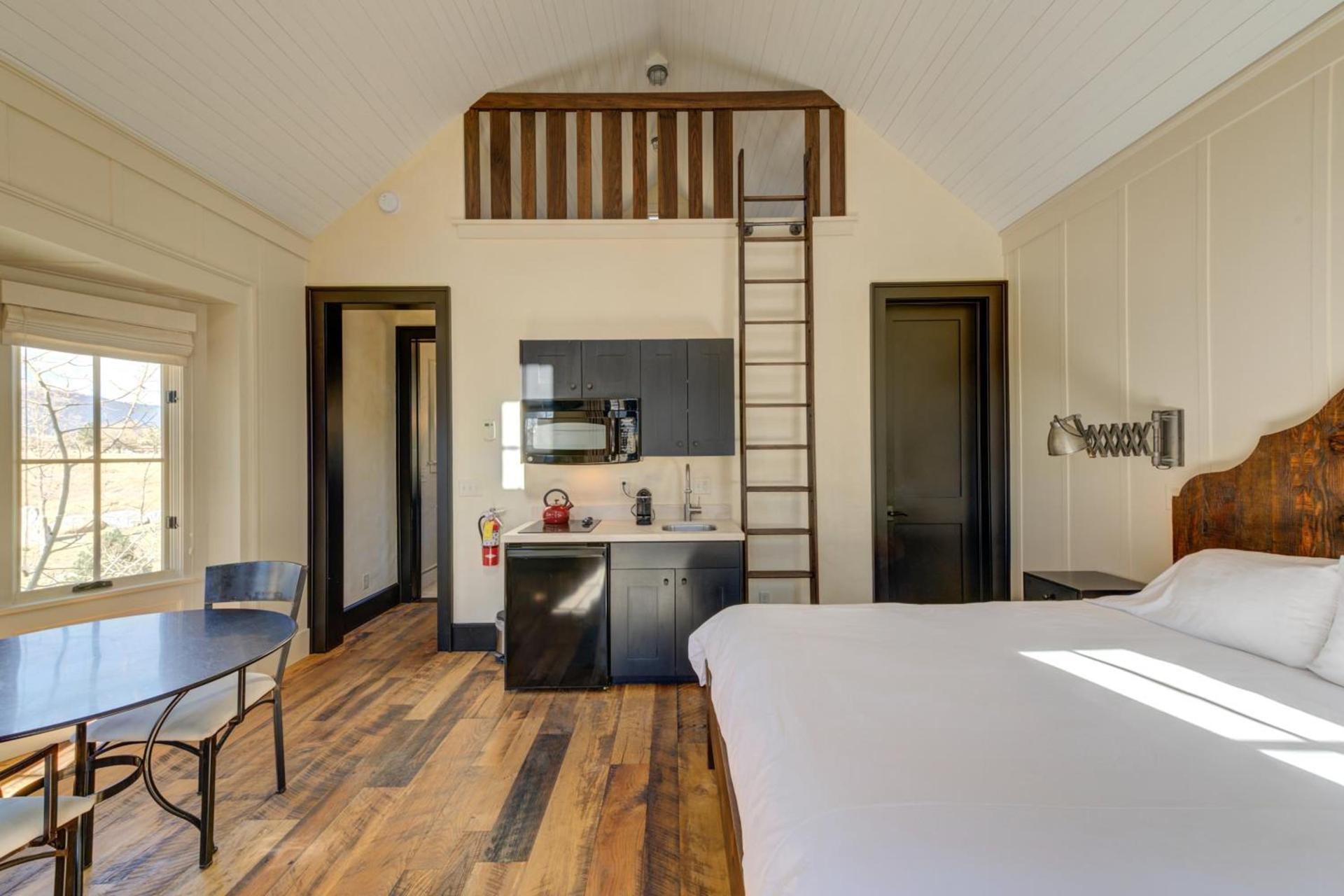 South Main Residences by Surf Hotel photo 9