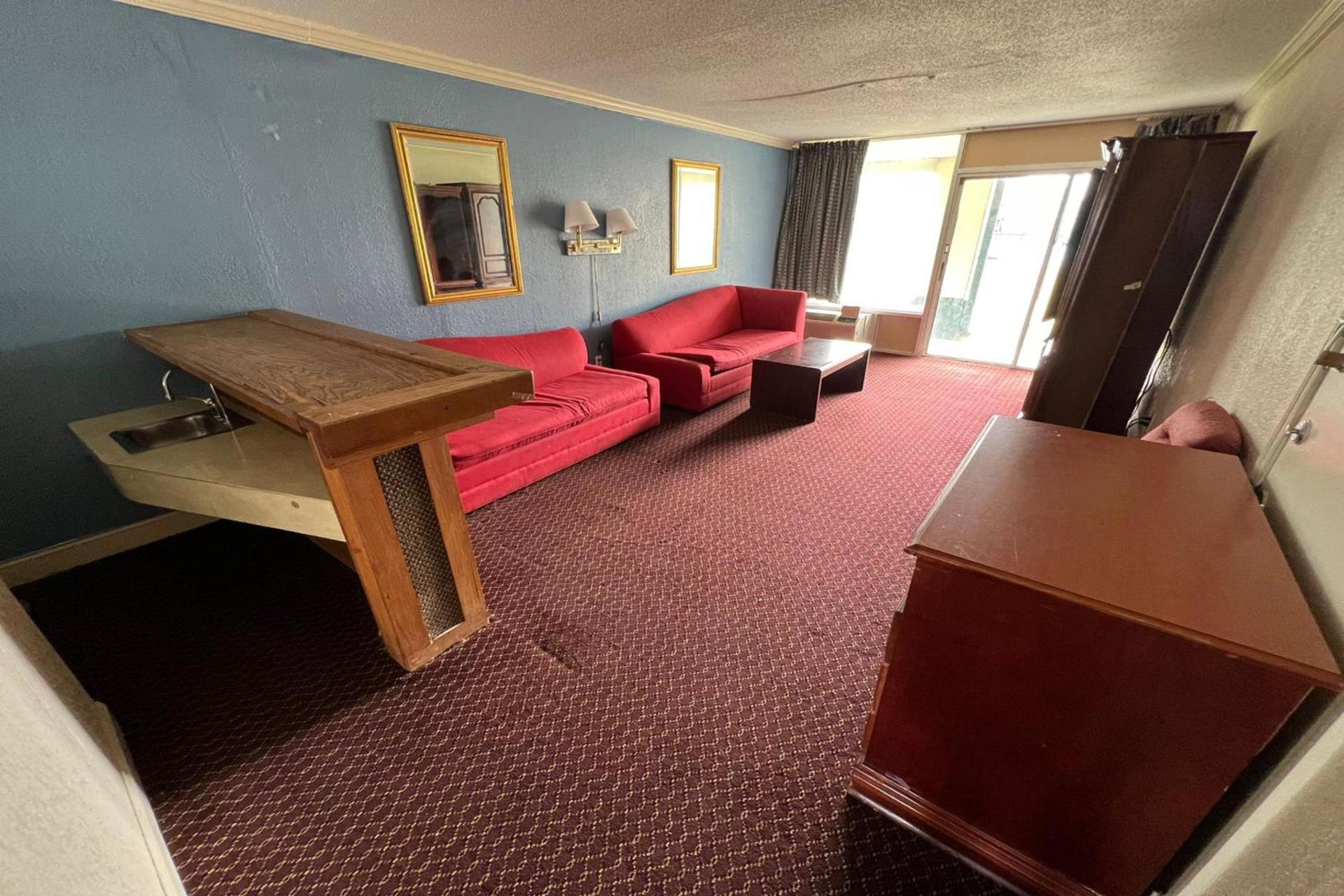 Super Inn & Suites by OYO Milledgeville photo 92