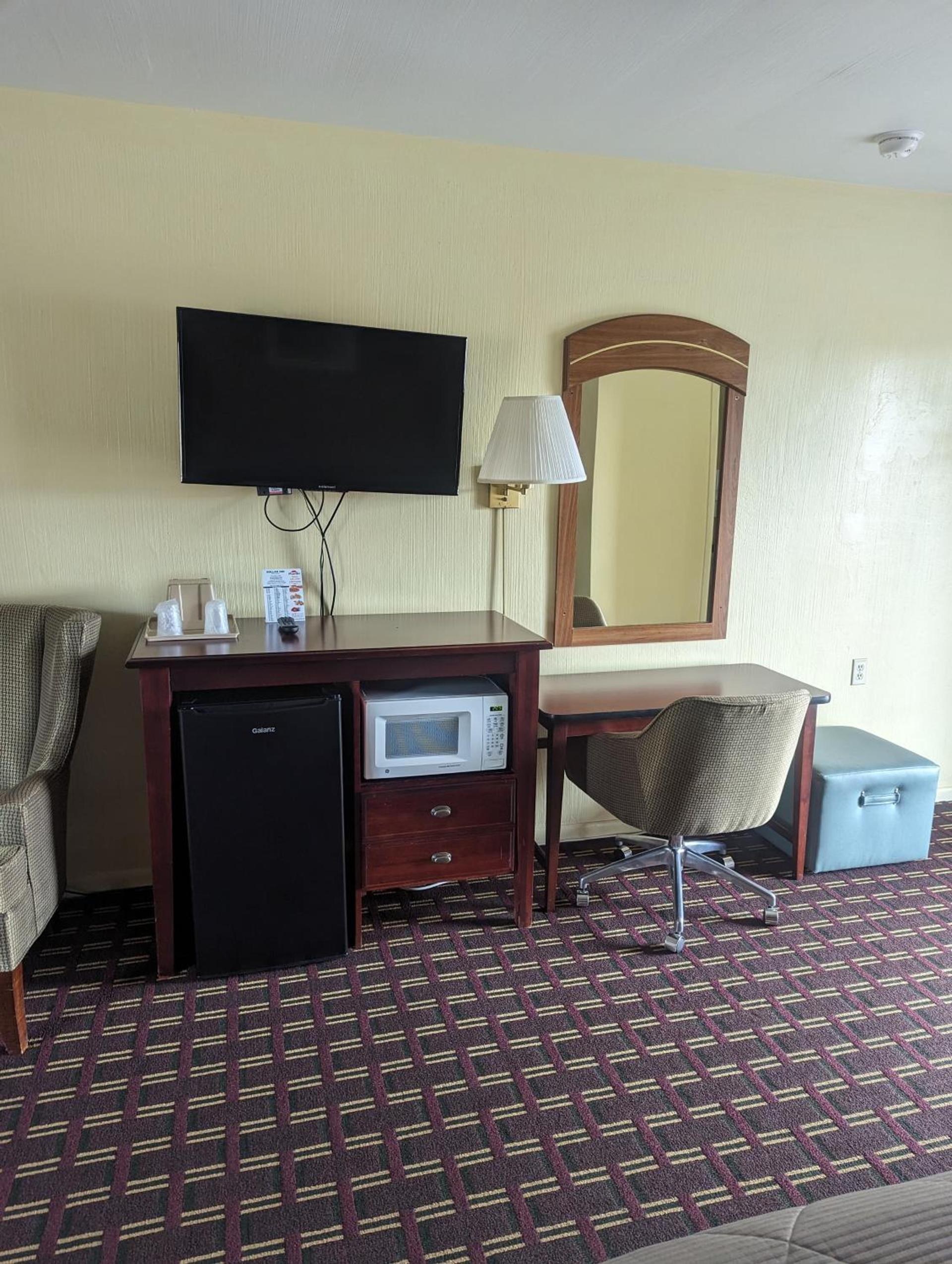 Dollar Inn photo 12