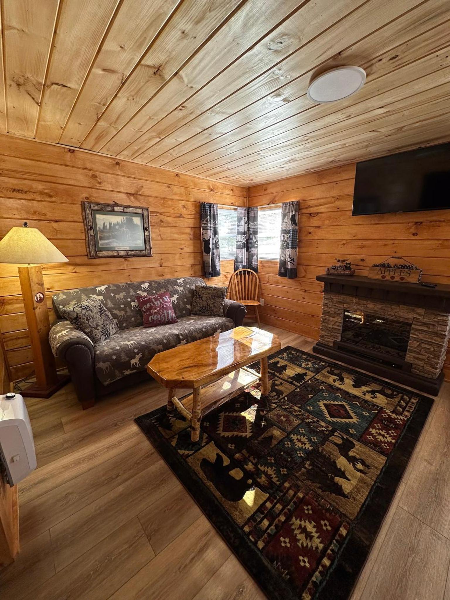 Rowe's Adirondack Cabins of Schroon Lake photo 54