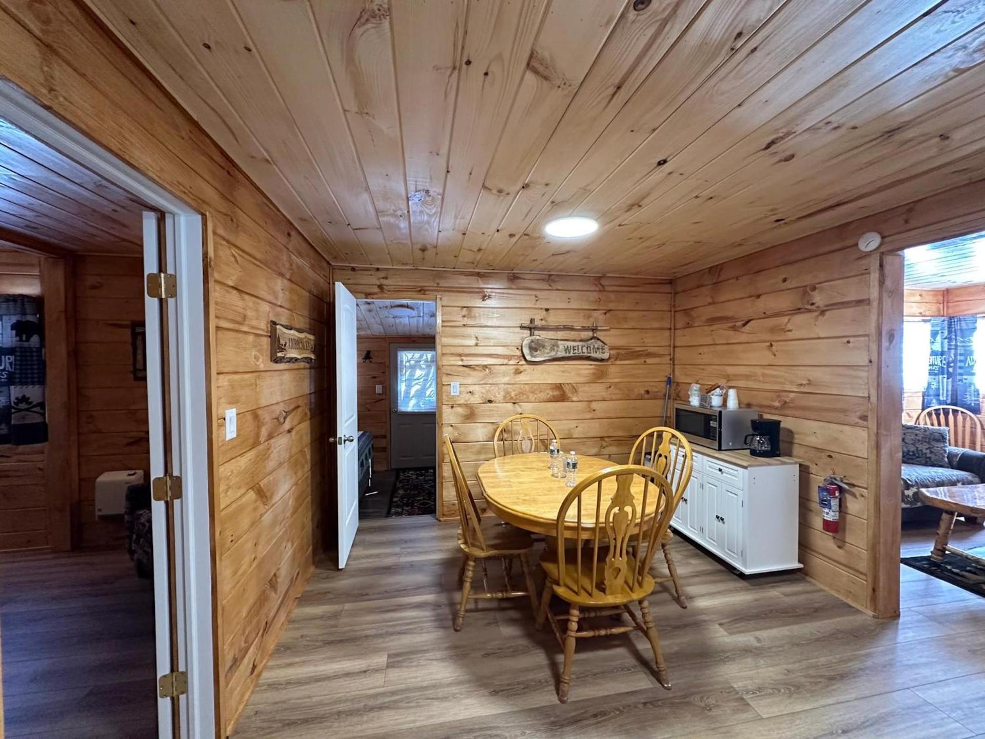 Rowe's Adirondack Cabins of Schroon Lake photo 40