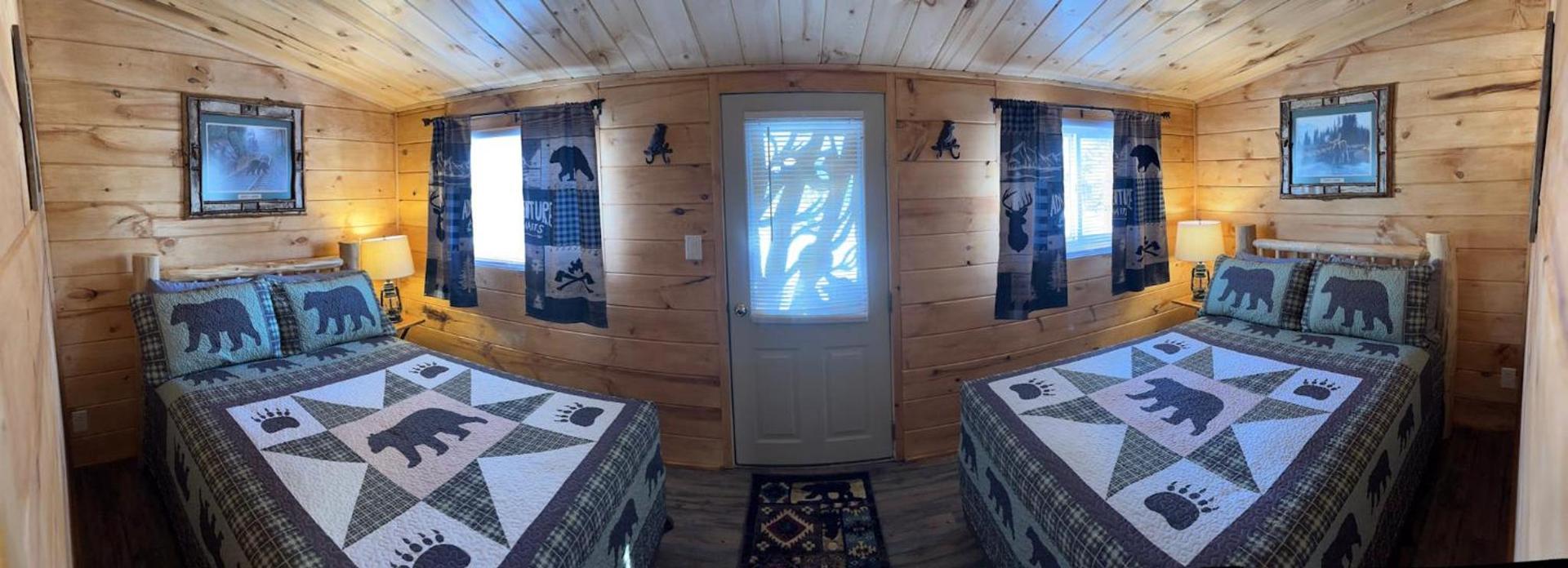 Rowe's Adirondack Cabins of Schroon Lake photo 33