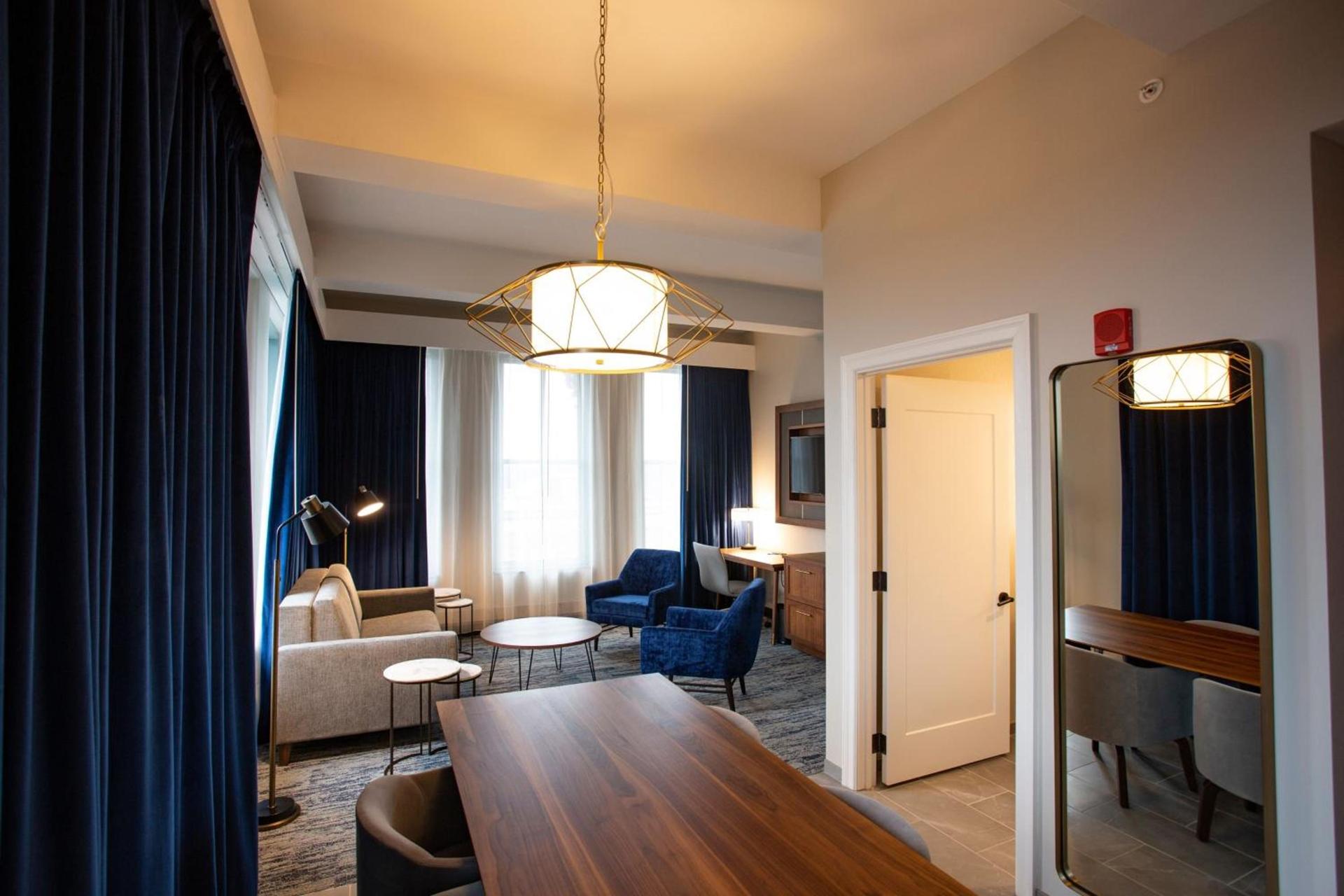 BLU-Tique, Akron, a Tribute Portfolio Hotel photo 25