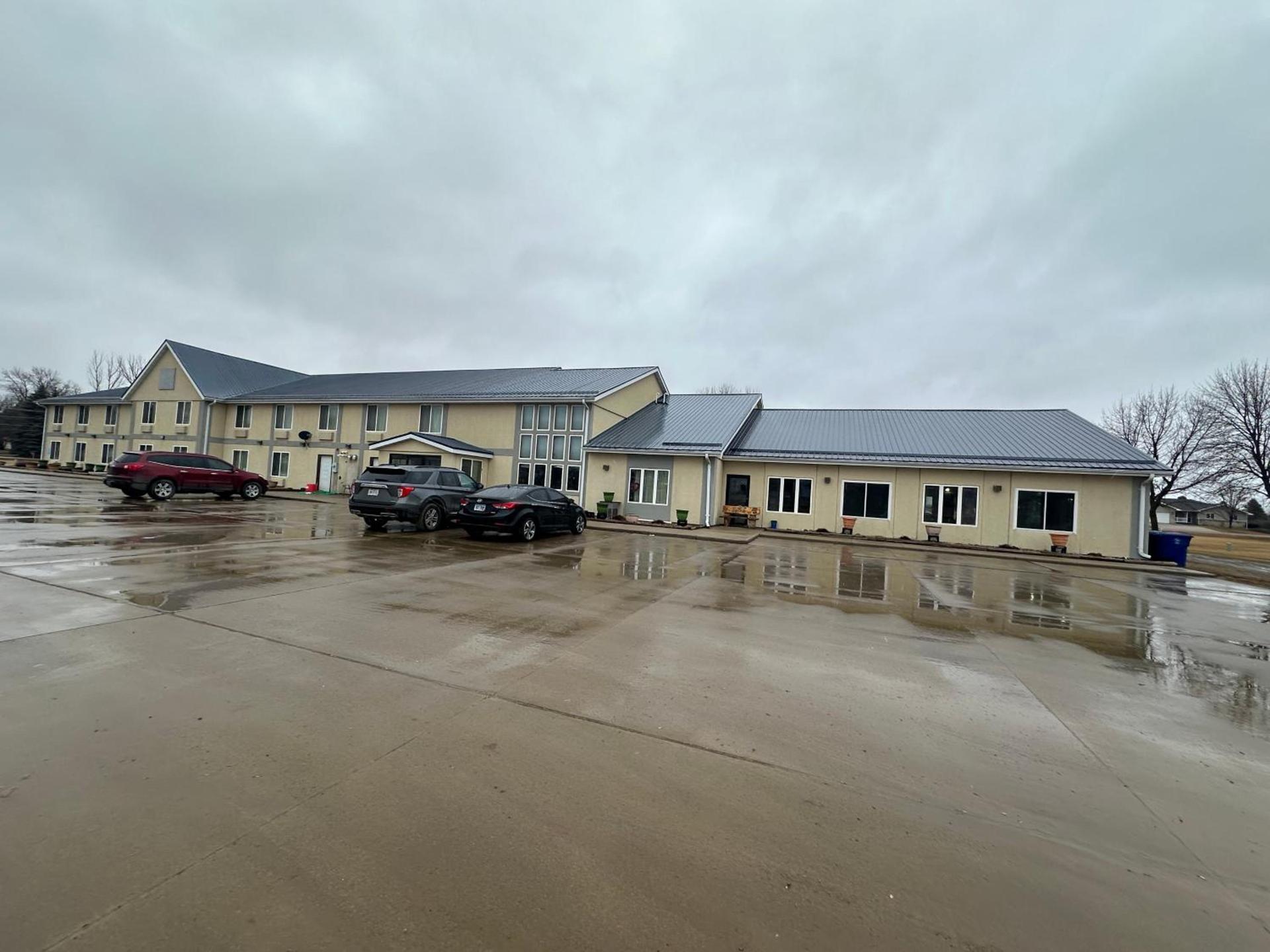 De Smet Super Deluxe Inn & suites photo 2