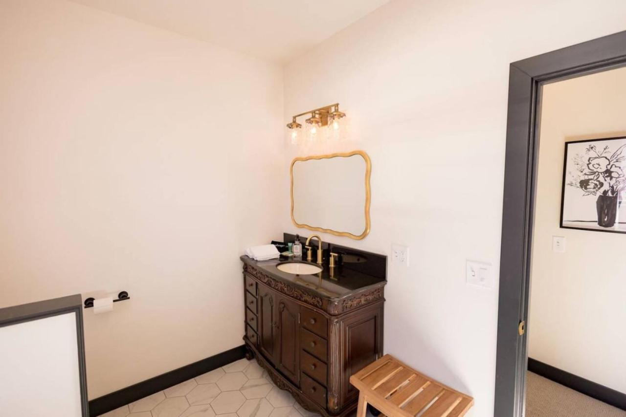 Speakeasy King Suite (Rm1) photo 12