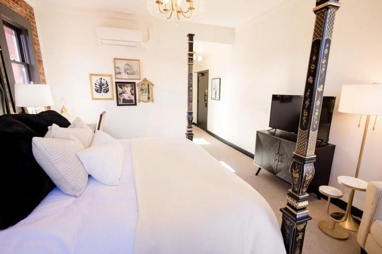 Speakeasy King Suite (Rm1) photo 11