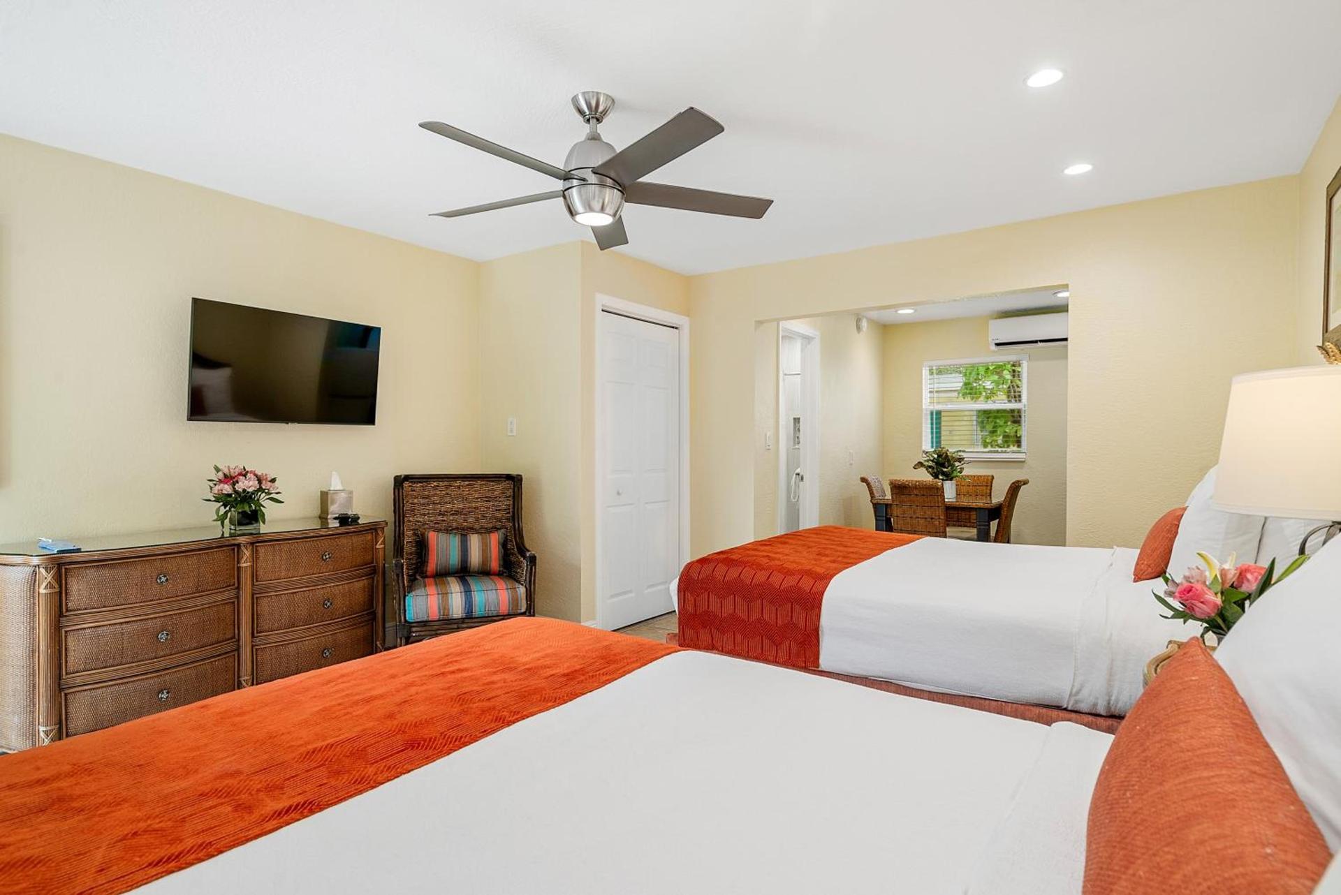 Bay Harbor Lodge photo 28