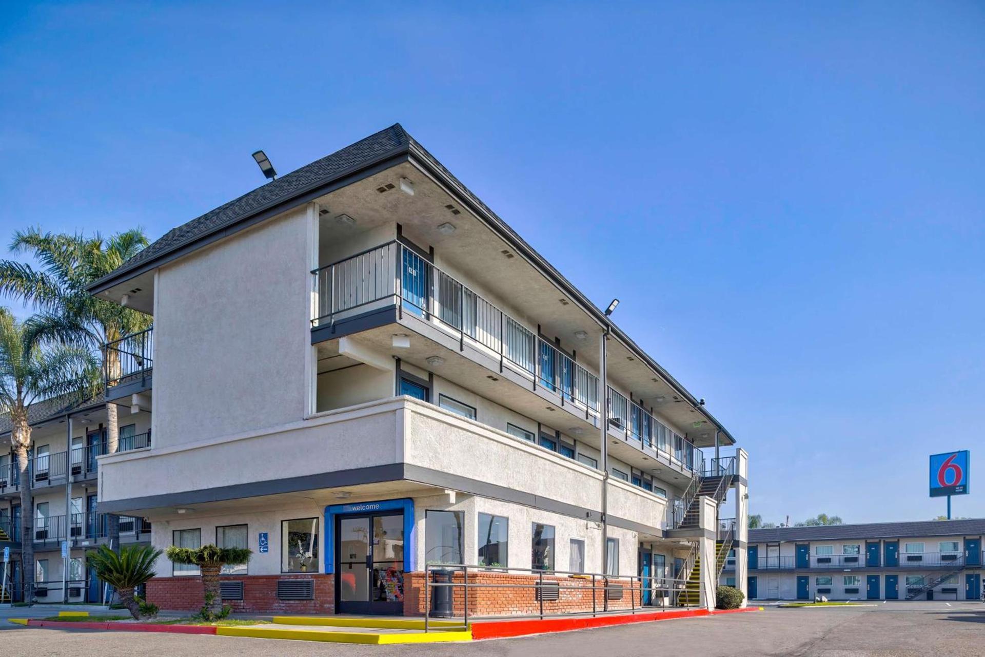 Motel 6-Anaheim, CA - Fullerton East photo 1