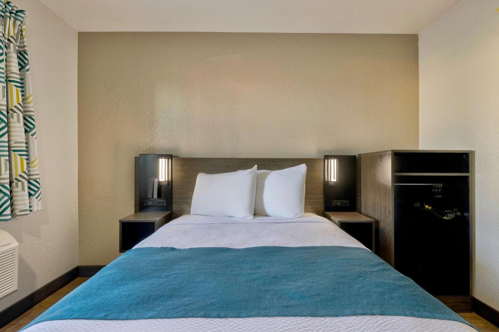 Motel 6-Anaheim, CA - Fullerton East photo 5