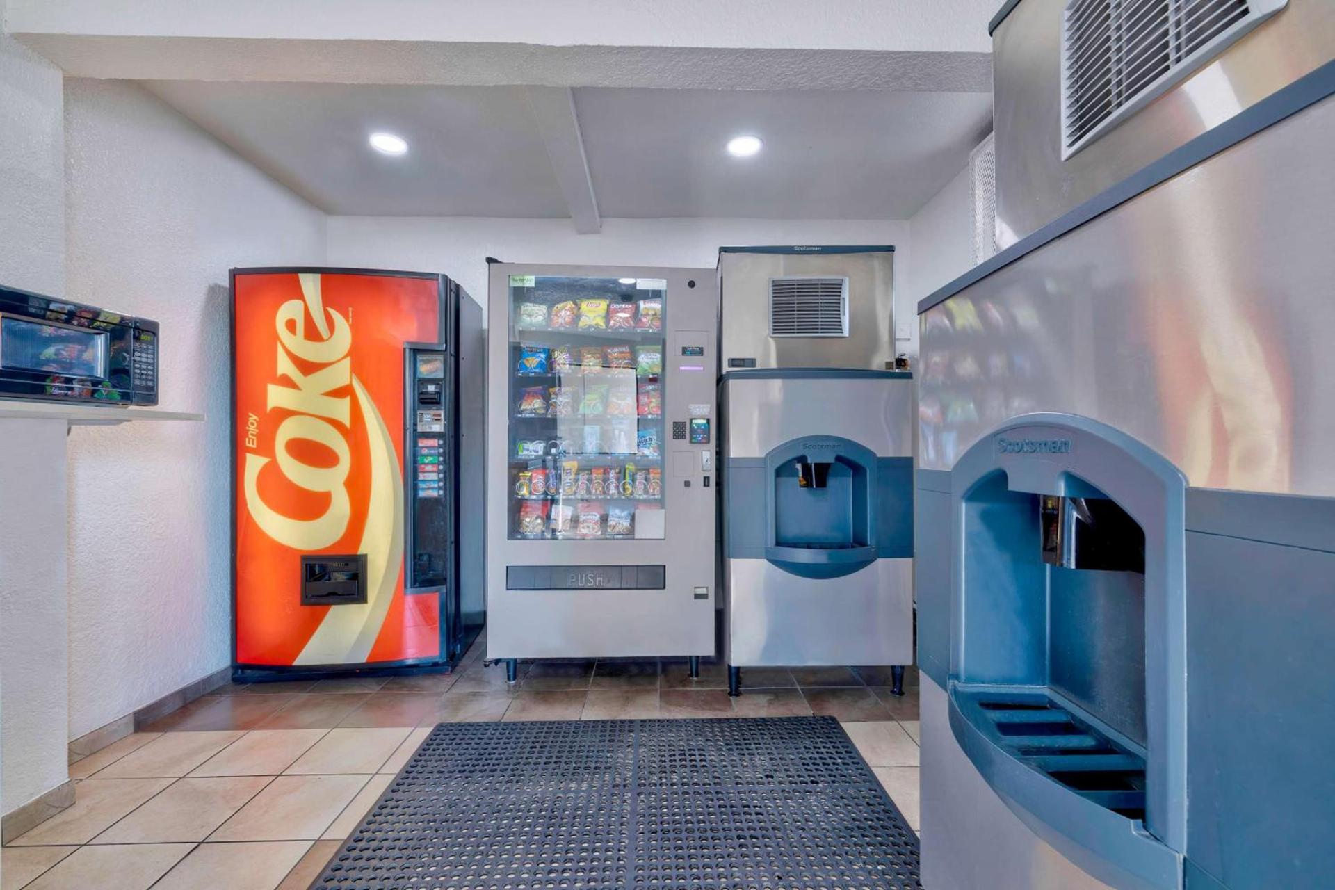 Motel 6-Anaheim, CA - Fullerton East photo 23
