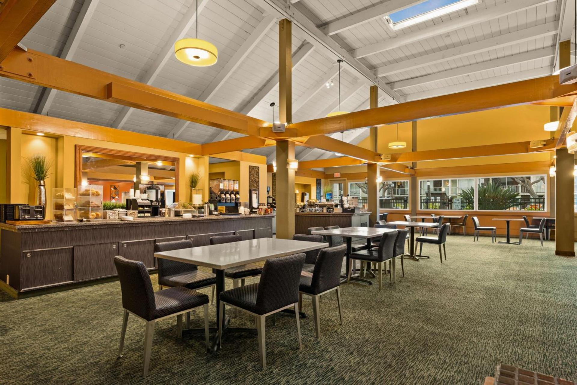 Best Western The Plaza Hotel Honolulu Airport - Free Breakfast photo 7