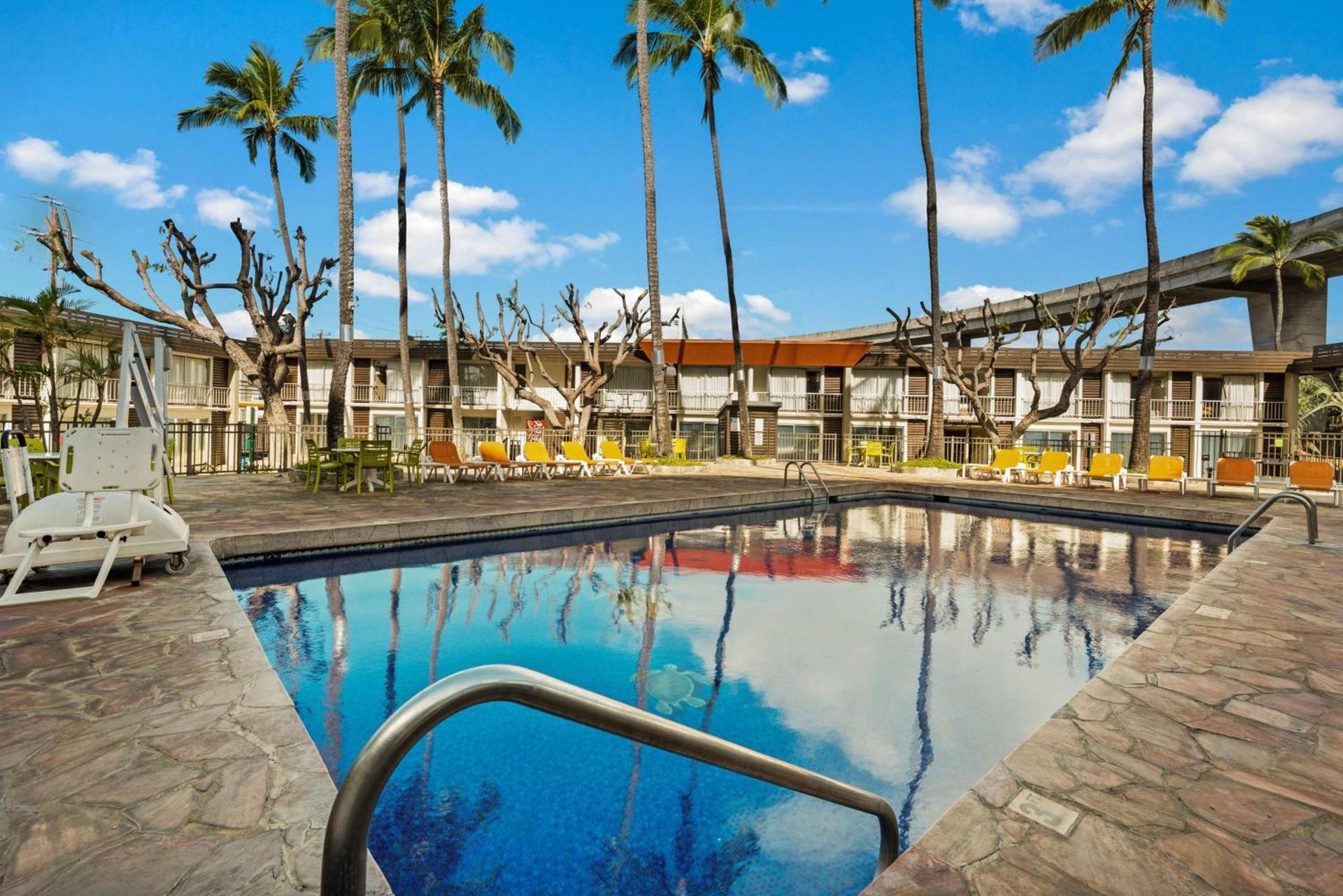 Best Western The Plaza Hotel Honolulu Airport - Free Breakfast photo 8