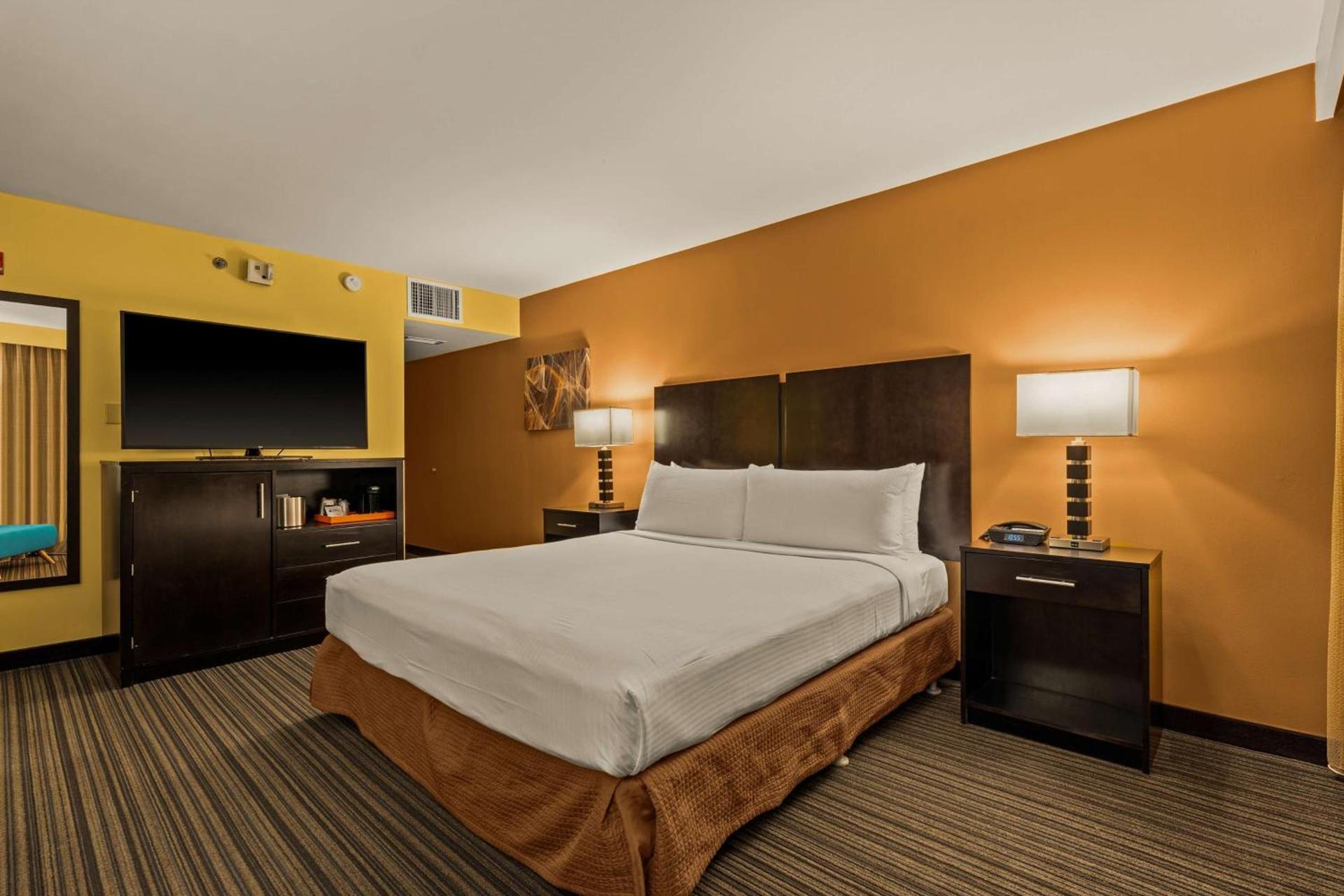Best Western The Plaza Hotel Honolulu Airport - Free Breakfast photo 17