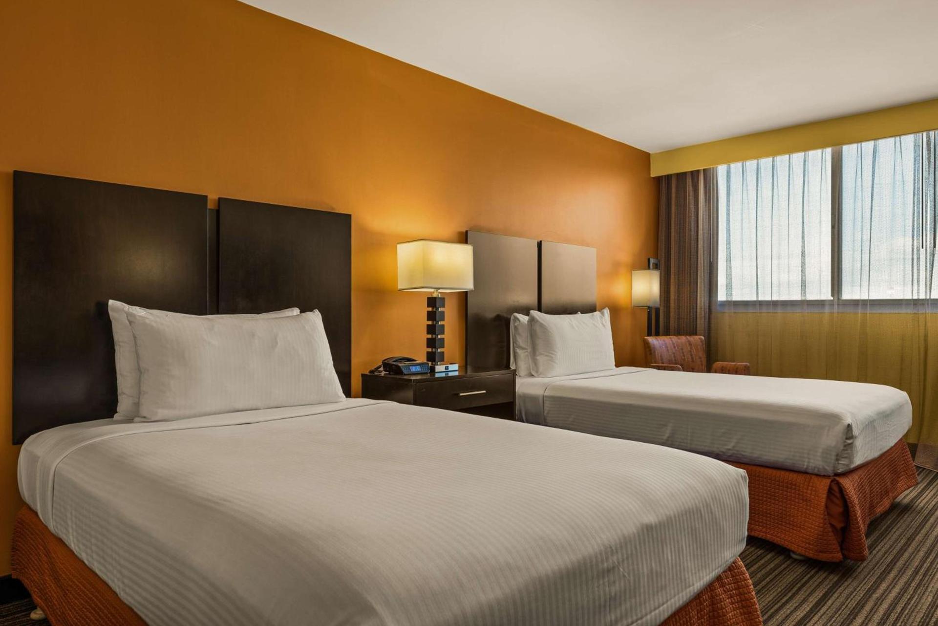 Best Western The Plaza Hotel Honolulu Airport - Free Breakfast photo 24