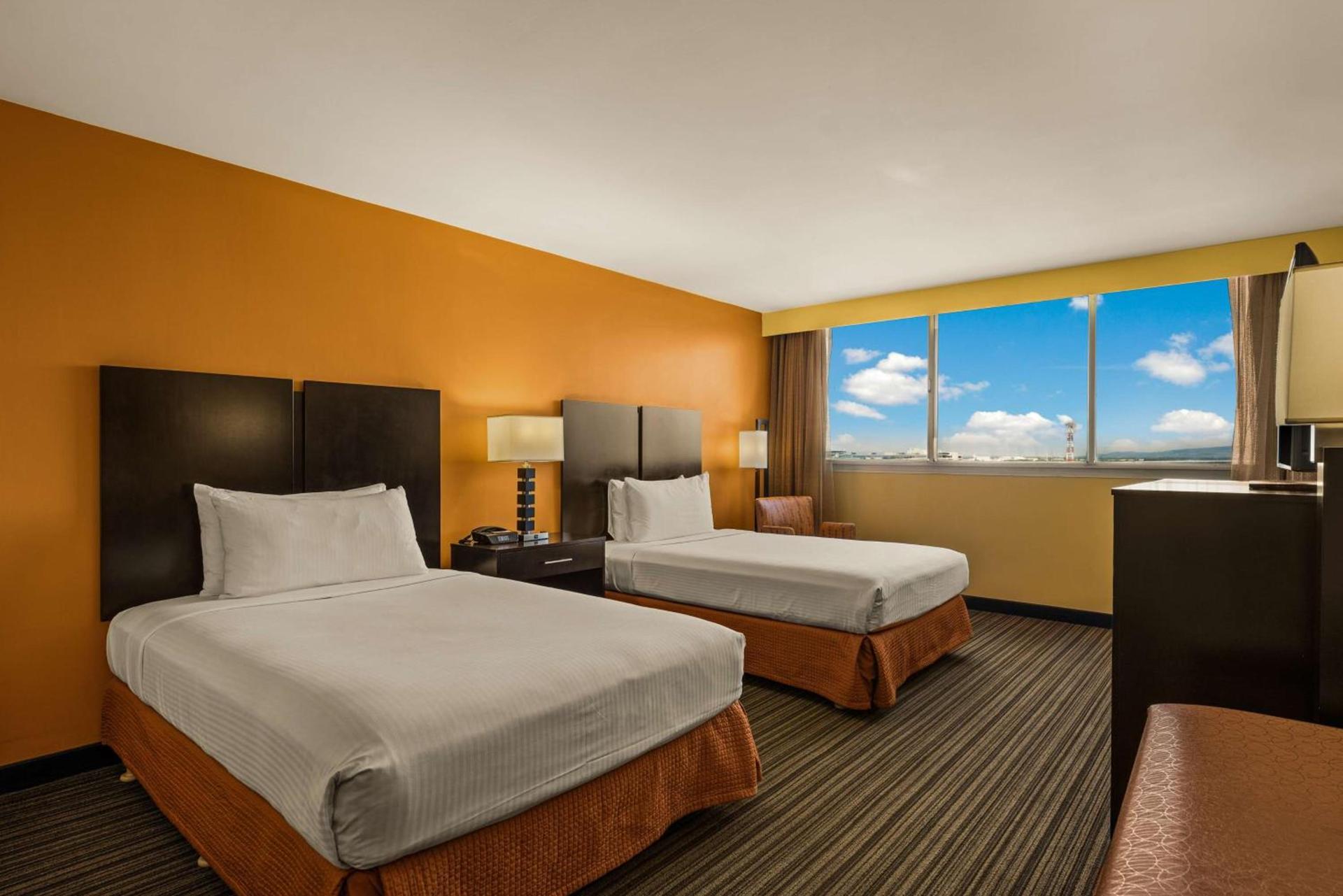 Best Western The Plaza Hotel Honolulu Airport - Free Breakfast photo 6