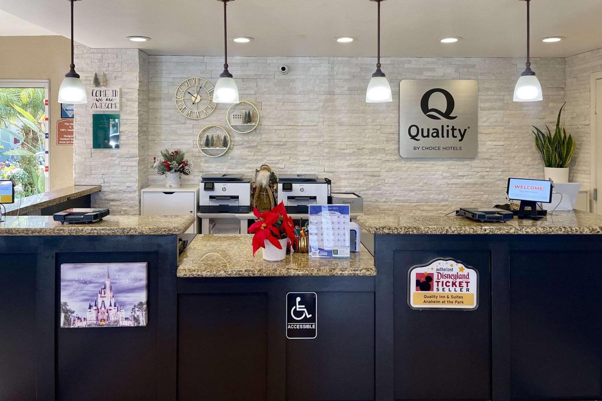 Quality Inn & Suites Anaheim at the Park photo 3