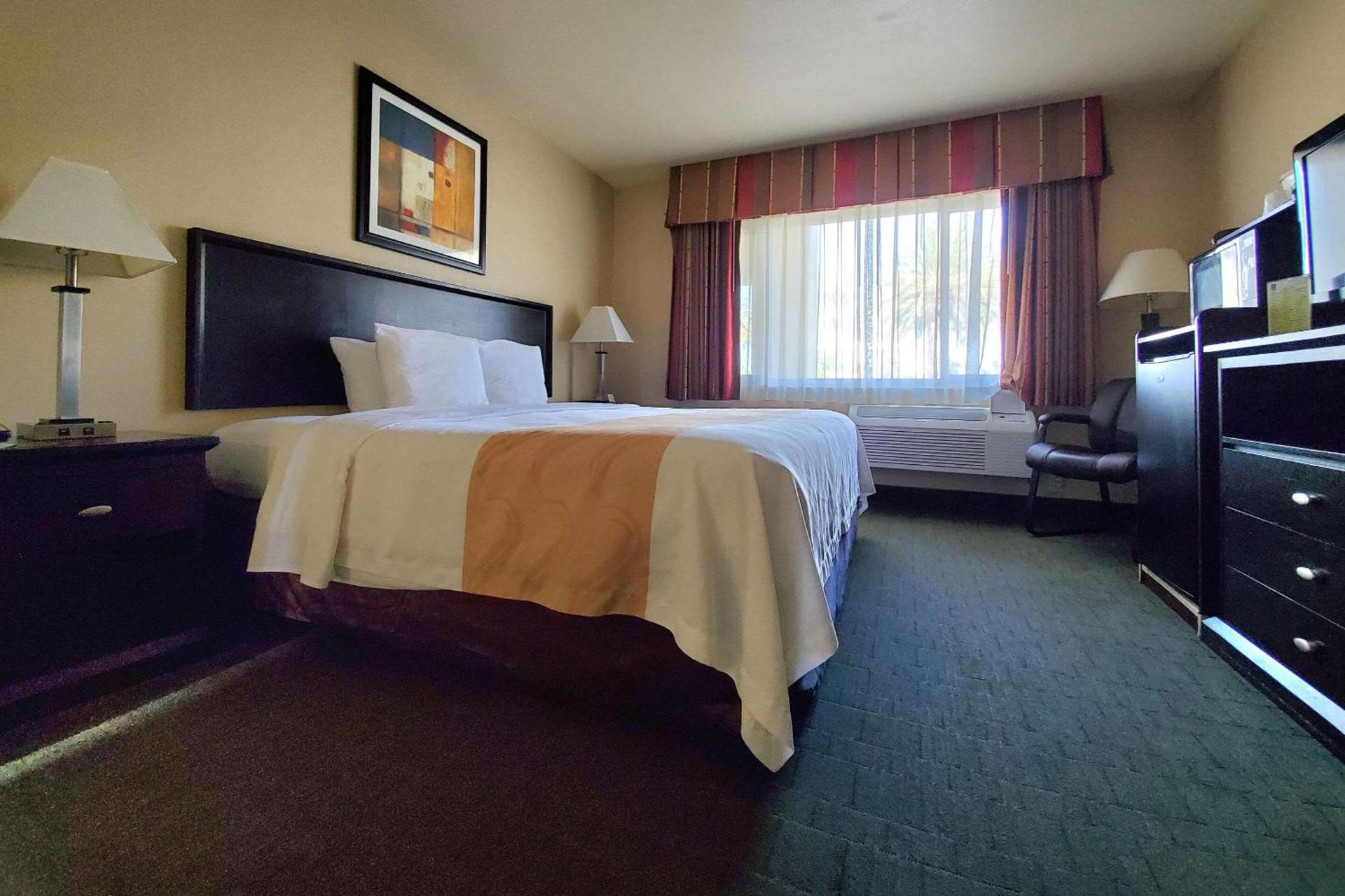 Quality Inn & Suites Anaheim at the Park photo 14