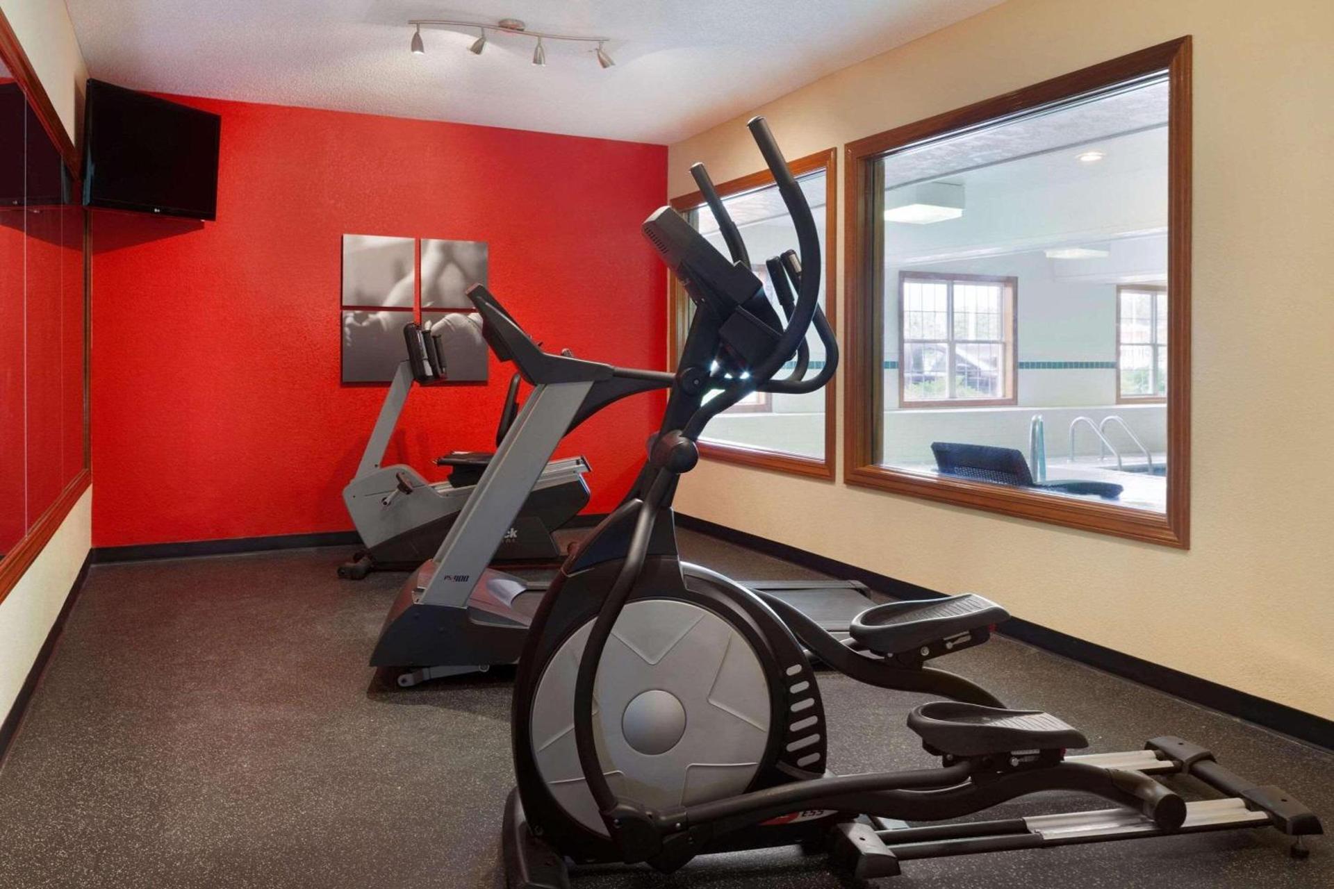 Country Inn & Suites by Radisson, Macedonia, OH photo 7