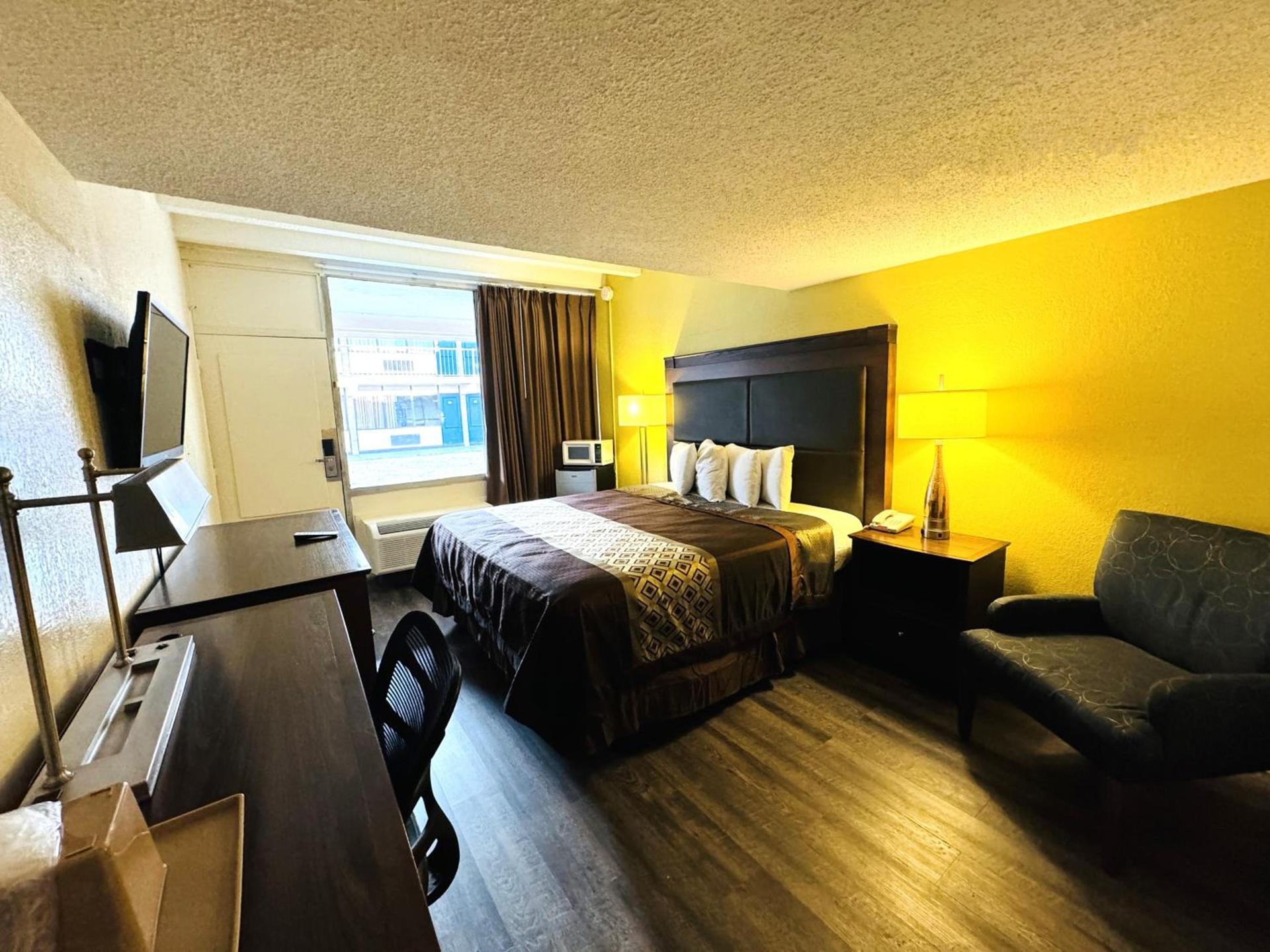 James River Inn & Suites photo 17