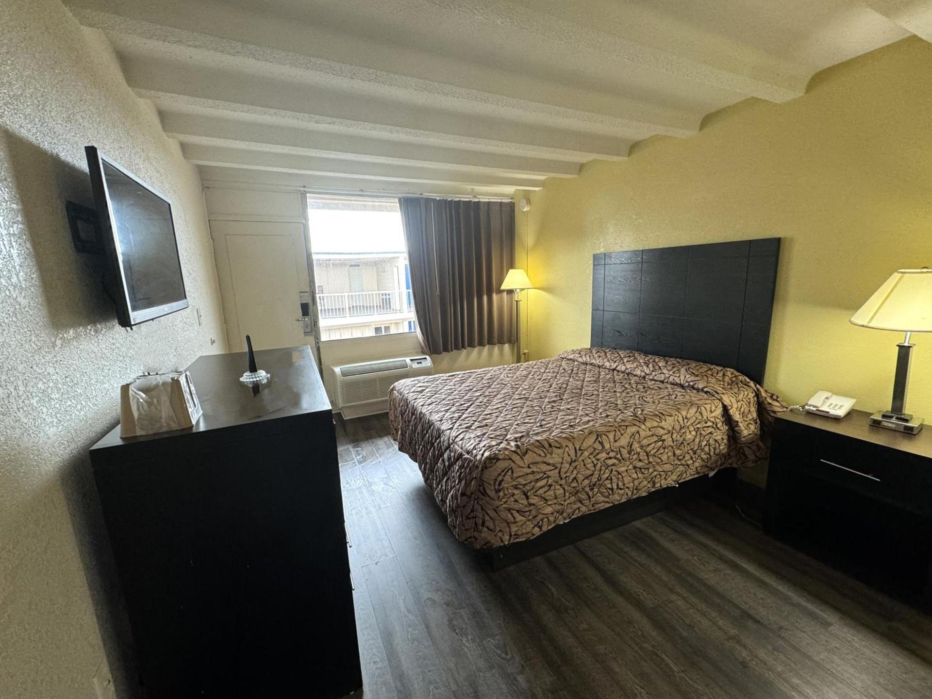 James River Inn & Suites photo 6