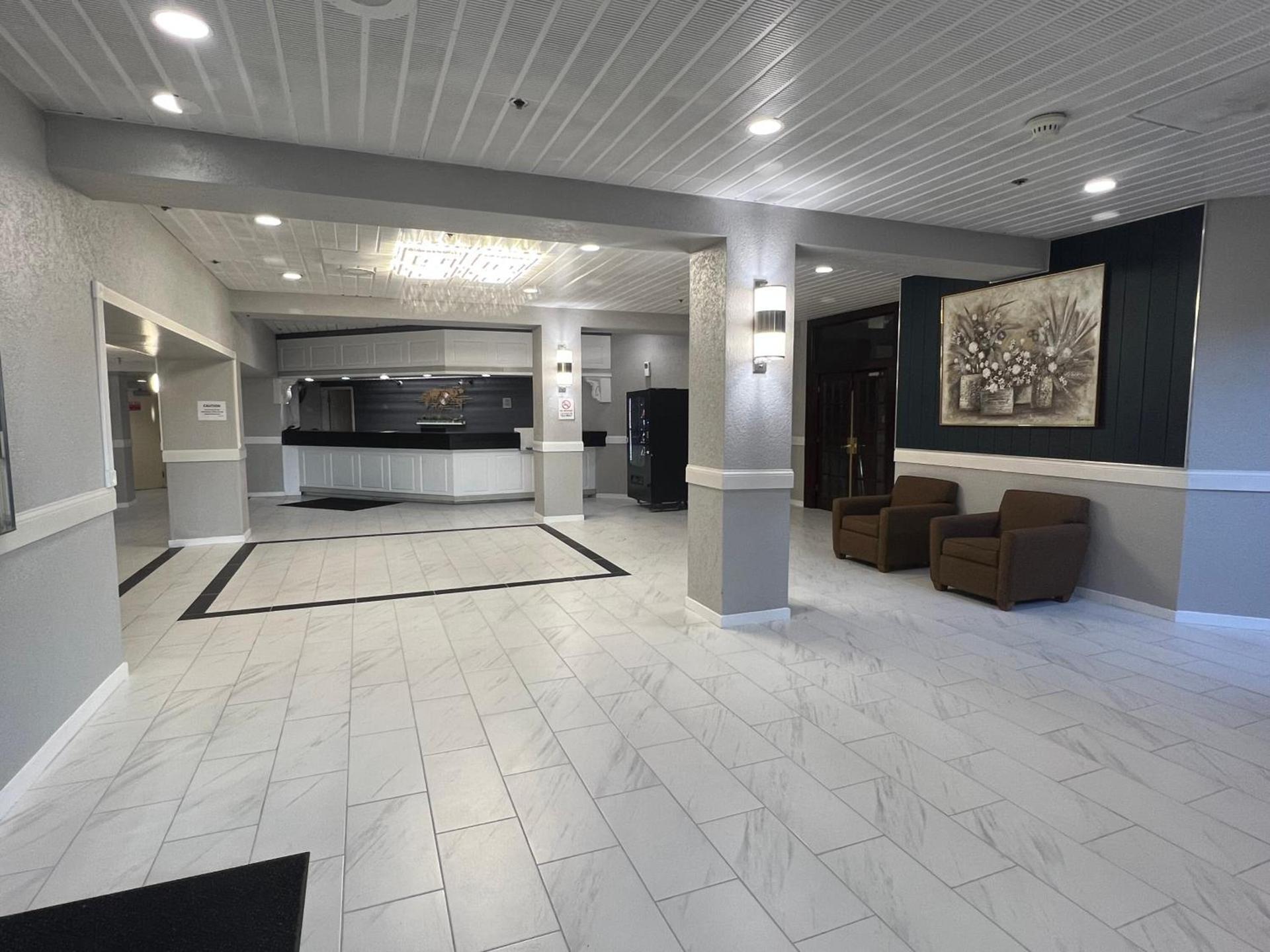 The Lodge Hotel and Banquets photo 8
