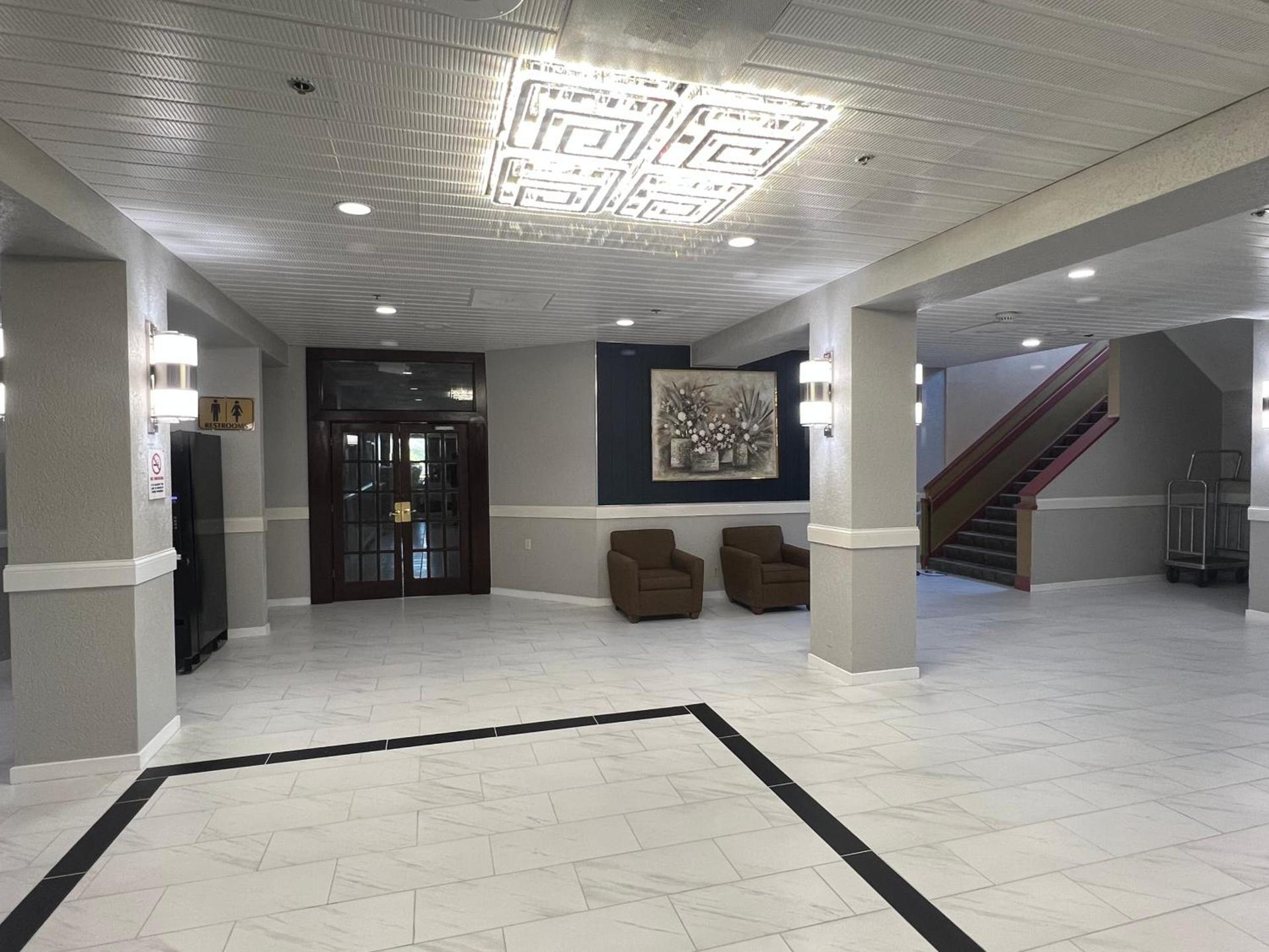 The Lodge Hotel and Banquets photo 3