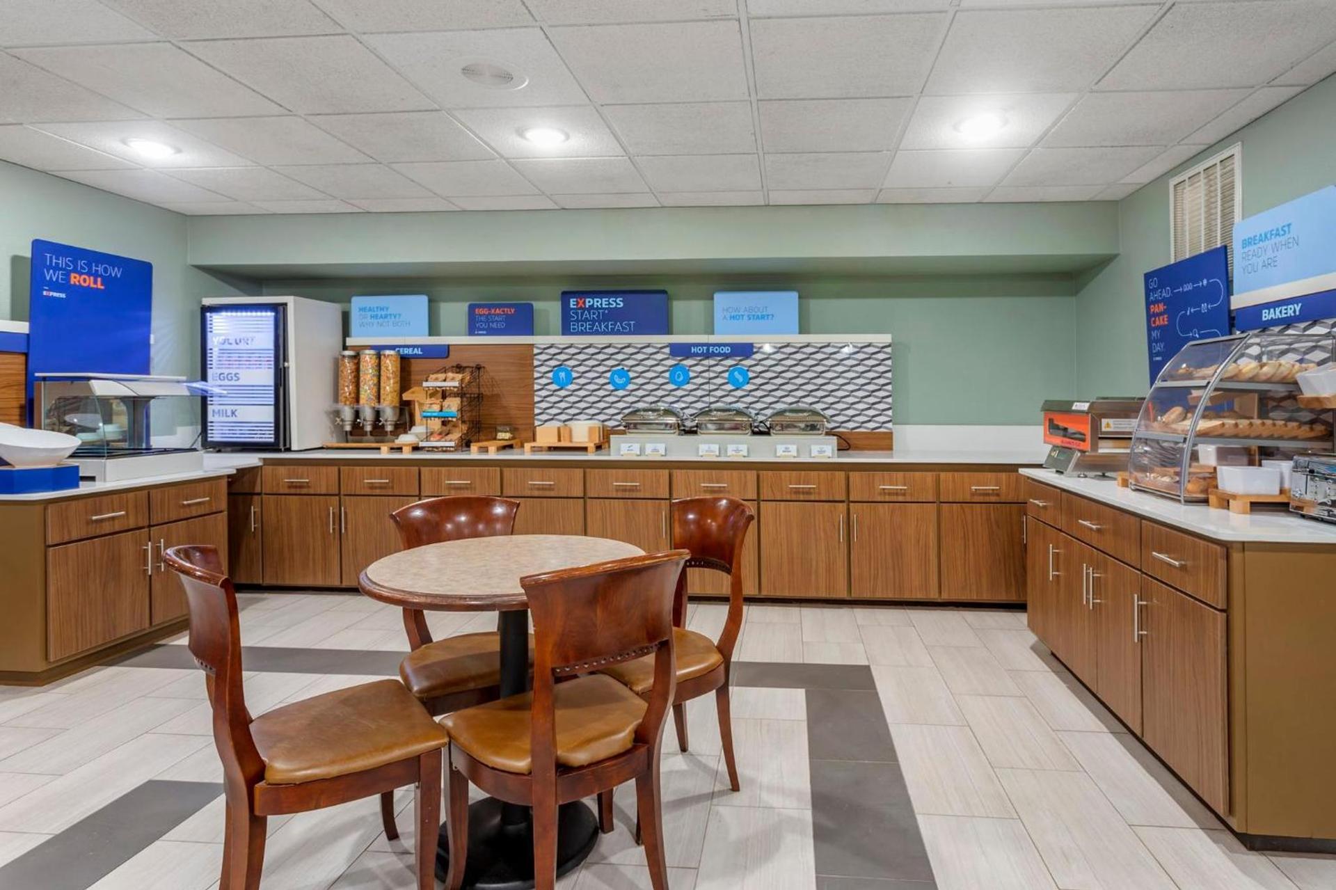 Holiday Inn Express Branson- Green Mountain Drive by IHG photo 30