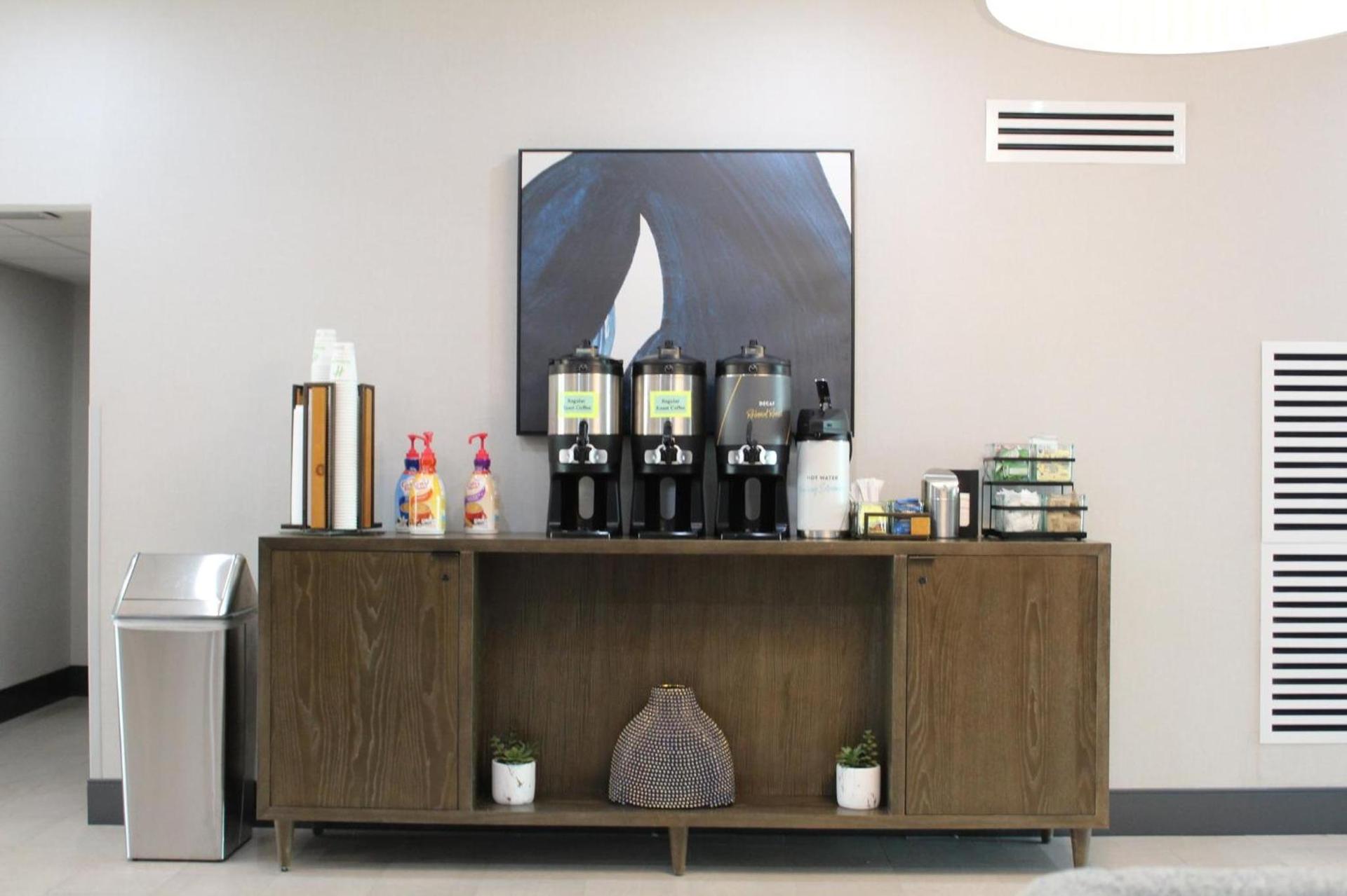 Holiday Inn Dallas Market Ctr Love Field by IHG photo 10