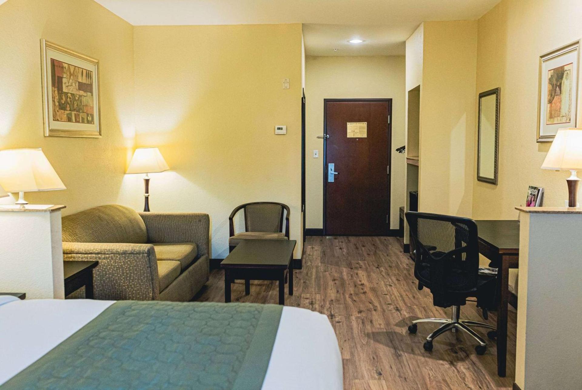 Grander Inn & Suites by IHG photo 13