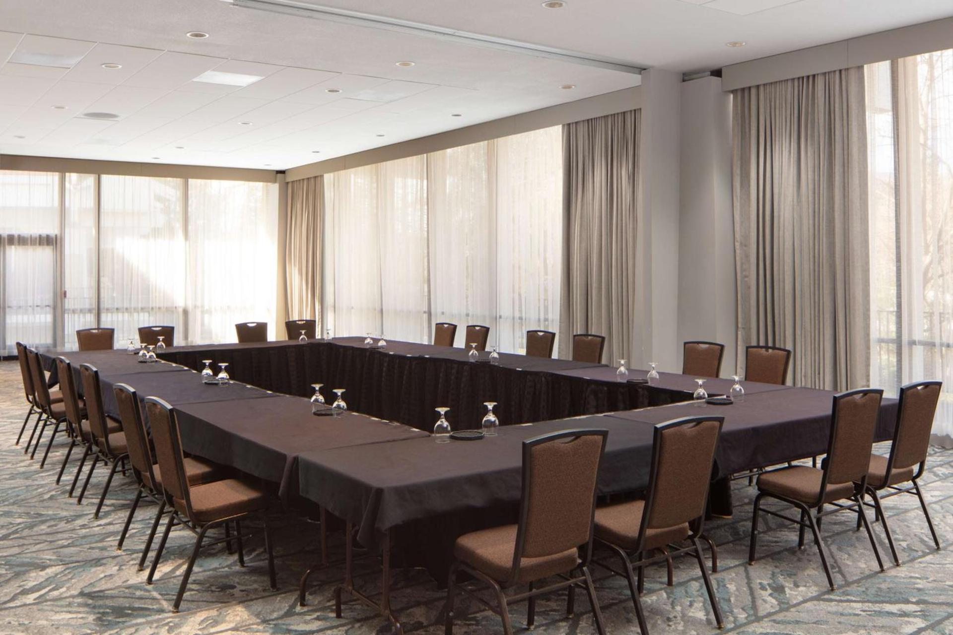 DoubleTree By Hilton Sacramento photo 16