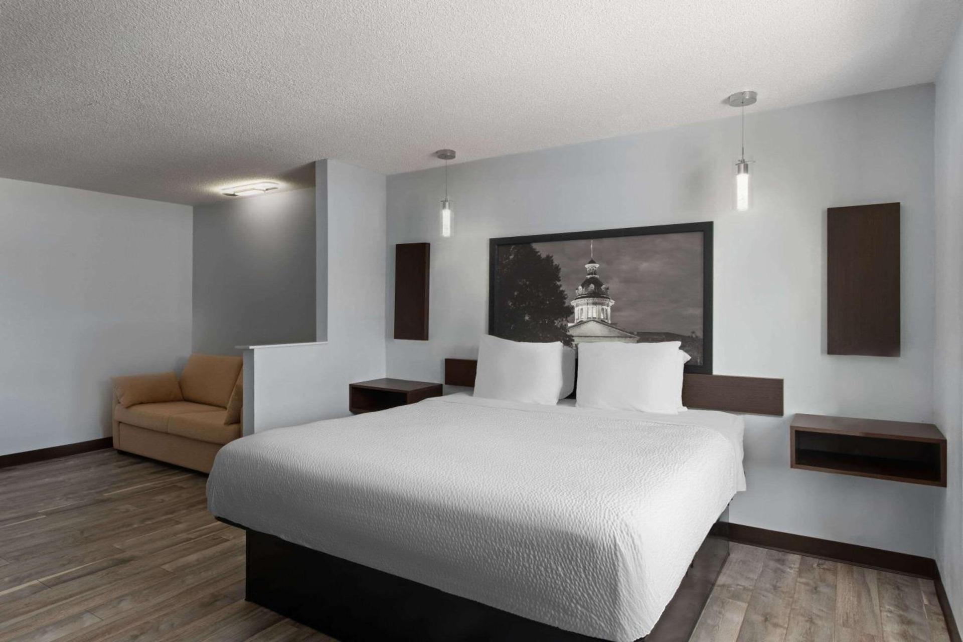 Super 8 by Wyndham Harbison/Parkridge Hospital photo 19