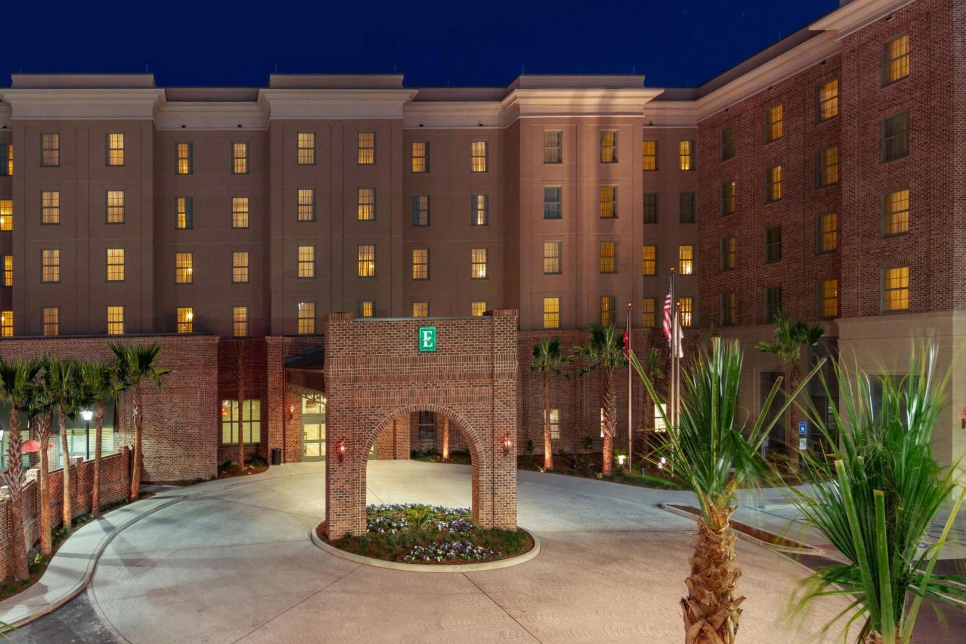 Embassy Suites Savannah Historic District photo 2