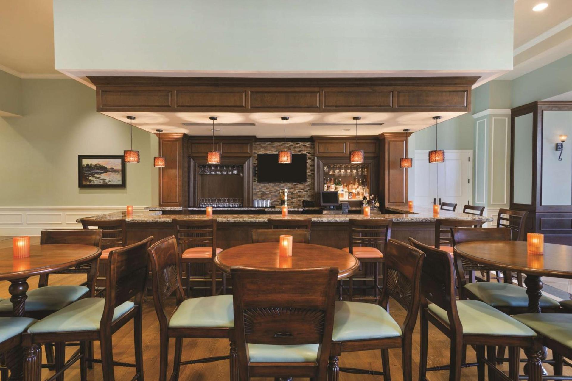 Embassy Suites Savannah Historic District photo 14