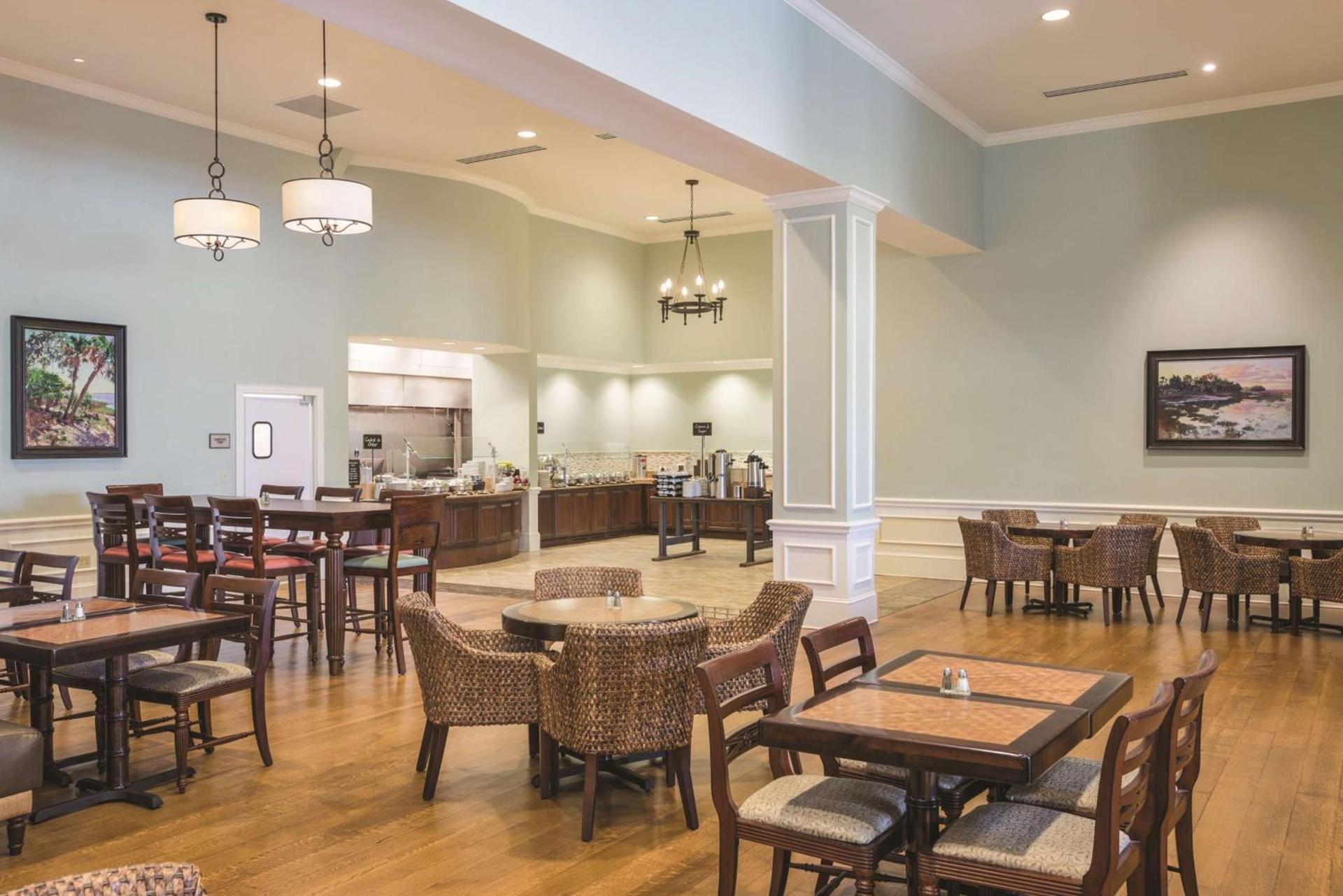Embassy Suites Savannah Historic District photo 15