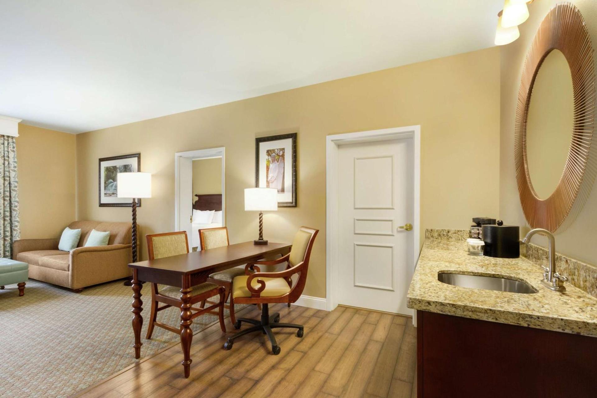Embassy Suites Savannah Historic District photo 24