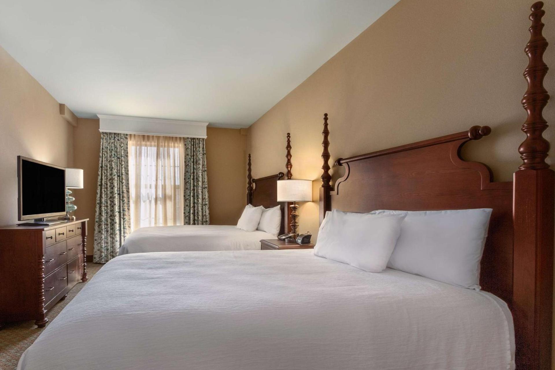 Embassy Suites Savannah Historic District photo 35