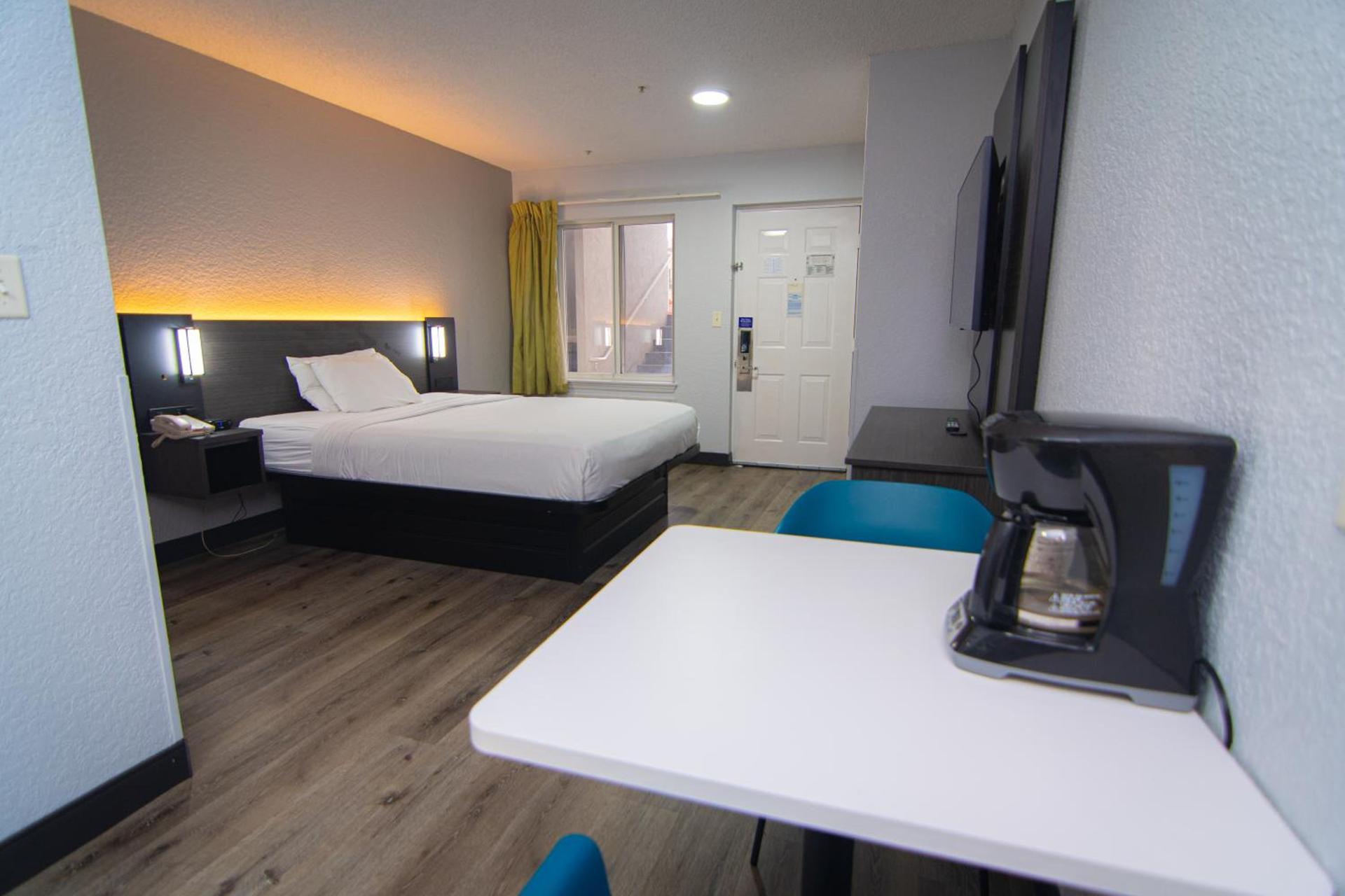 Studio 6 Extended Stay - West Palm Beach, FL photo 57