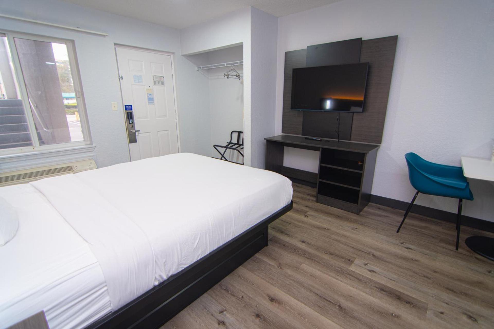 Studio 6 Extended Stay - West Palm Beach, FL photo 3