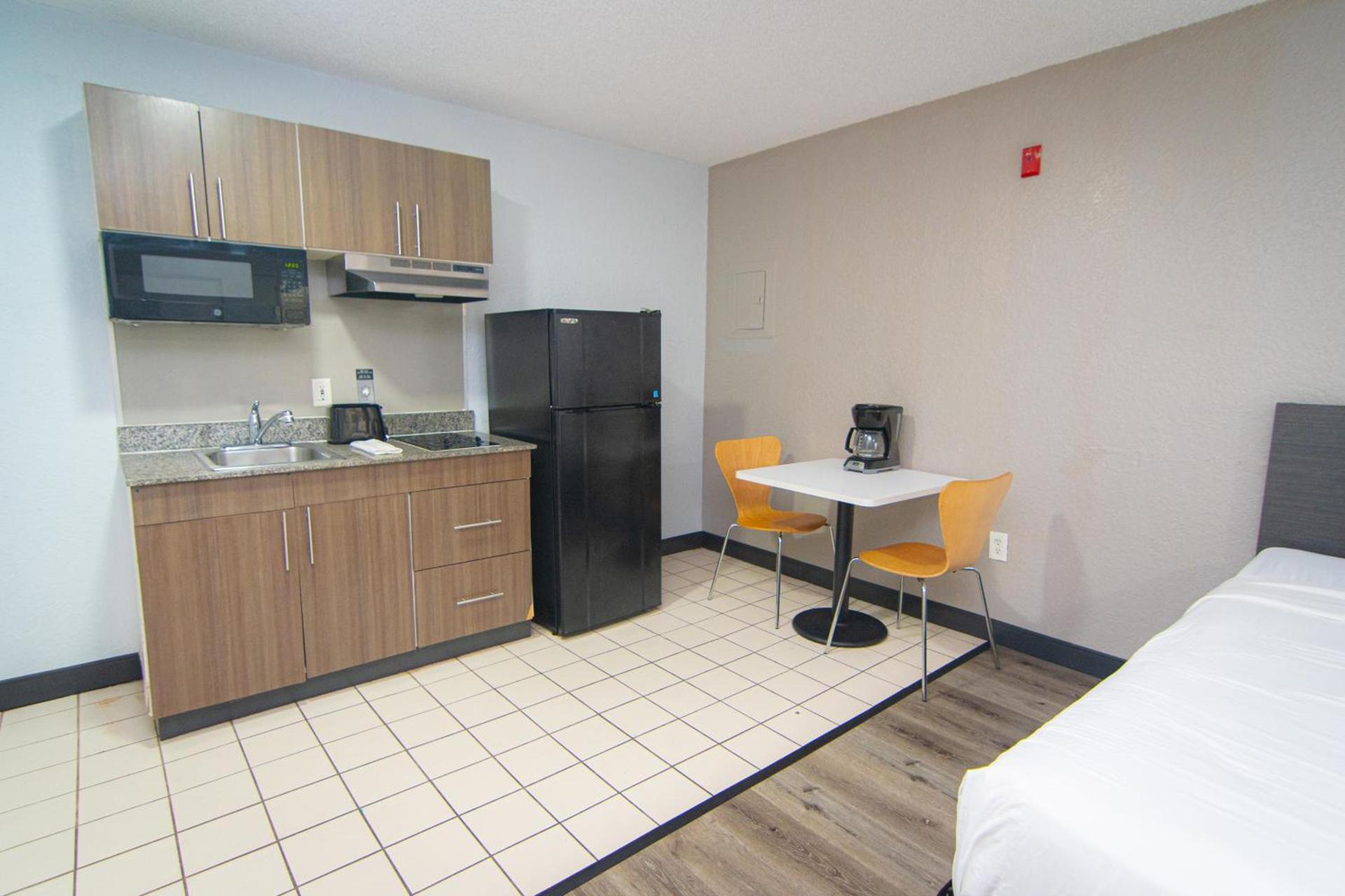 Studio 6 Extended Stay - West Palm Beach, FL photo 18