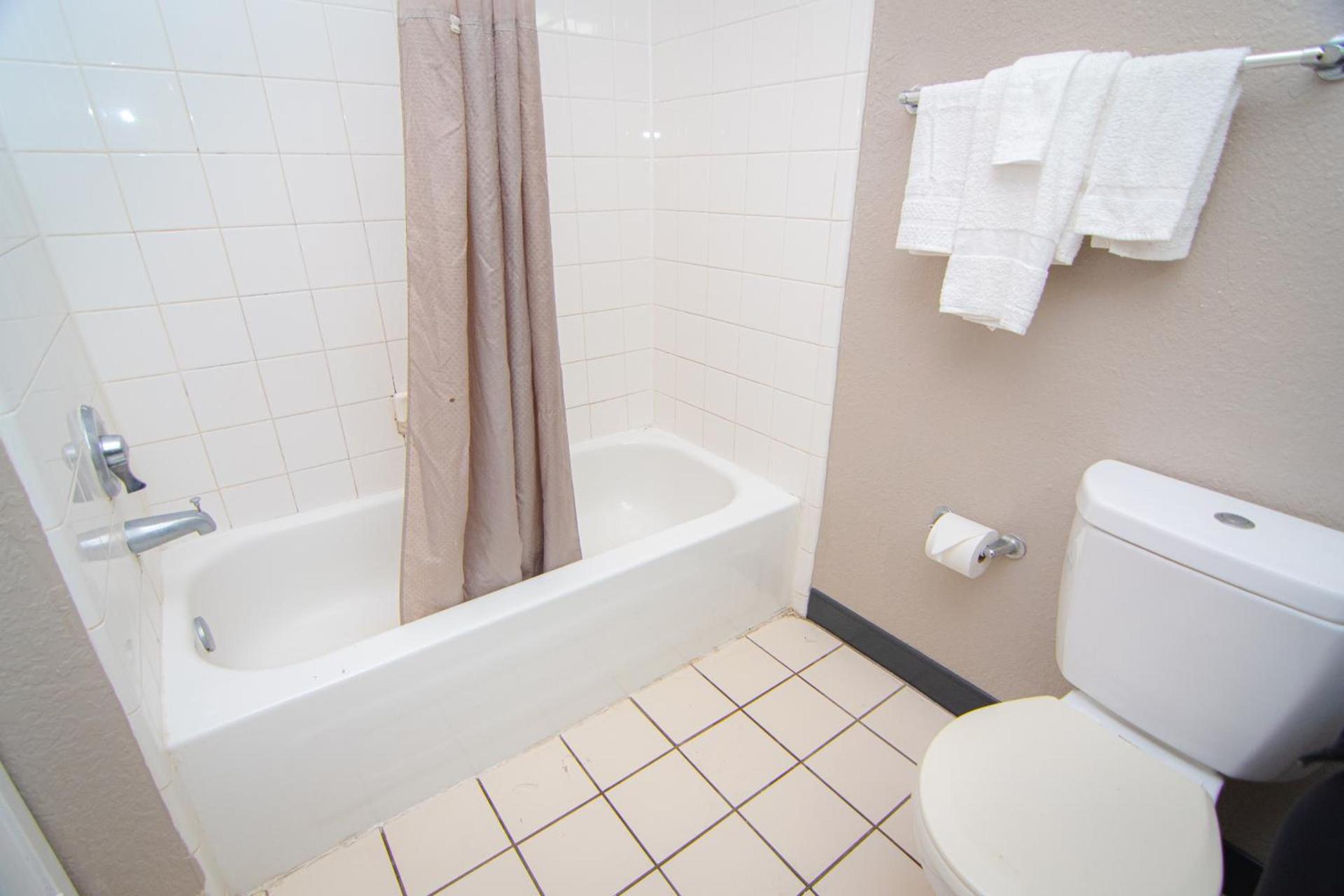 Studio 6 Extended Stay - West Palm Beach, FL photo 8