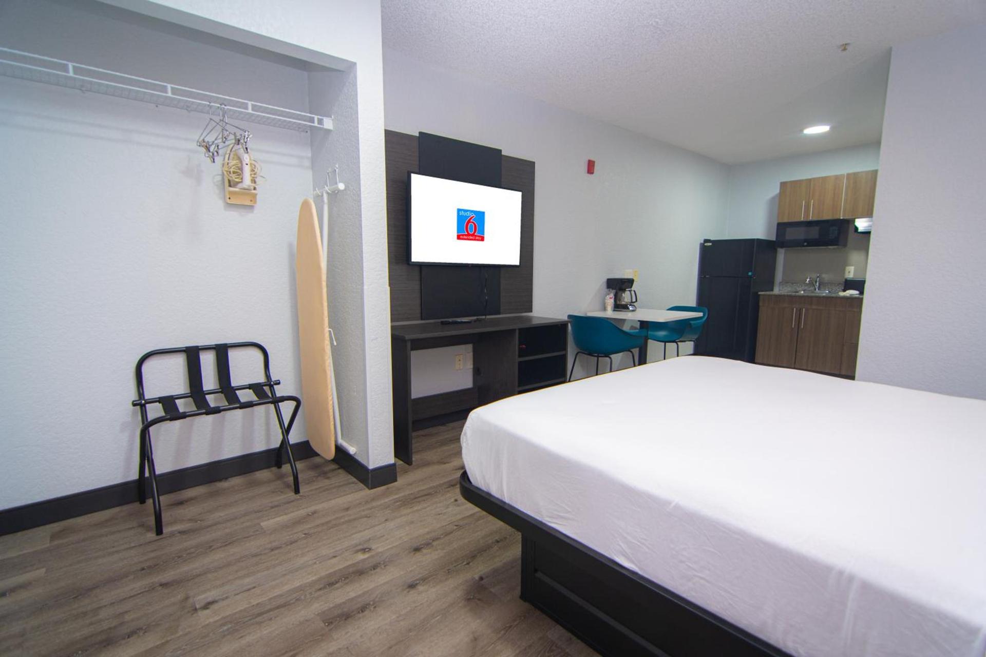 Studio 6 Extended Stay - West Palm Beach, FL photo 50