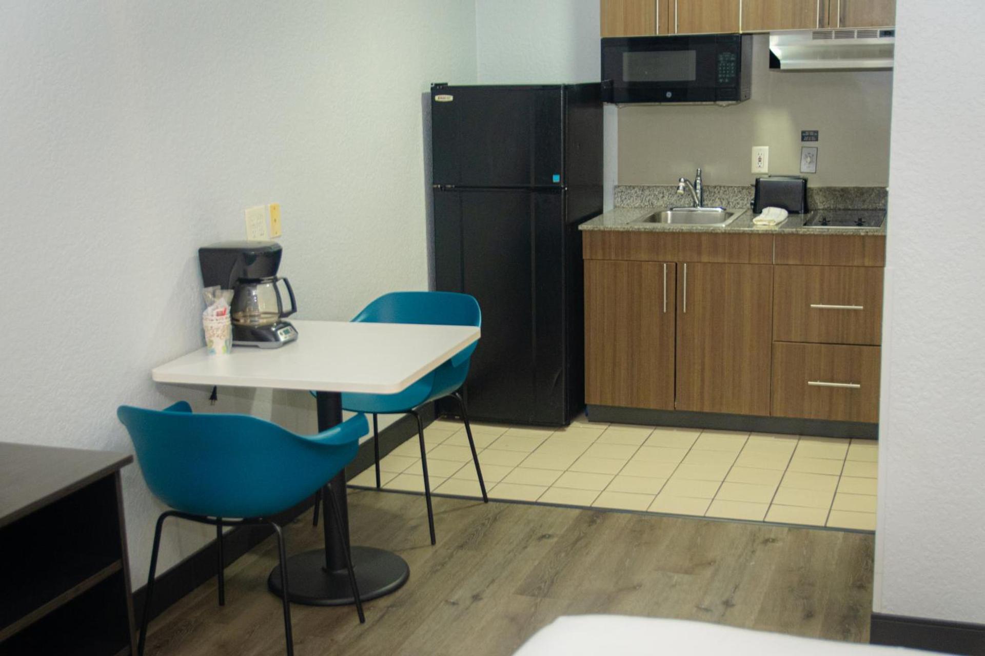 Studio 6 Extended Stay - West Palm Beach, FL photo 48