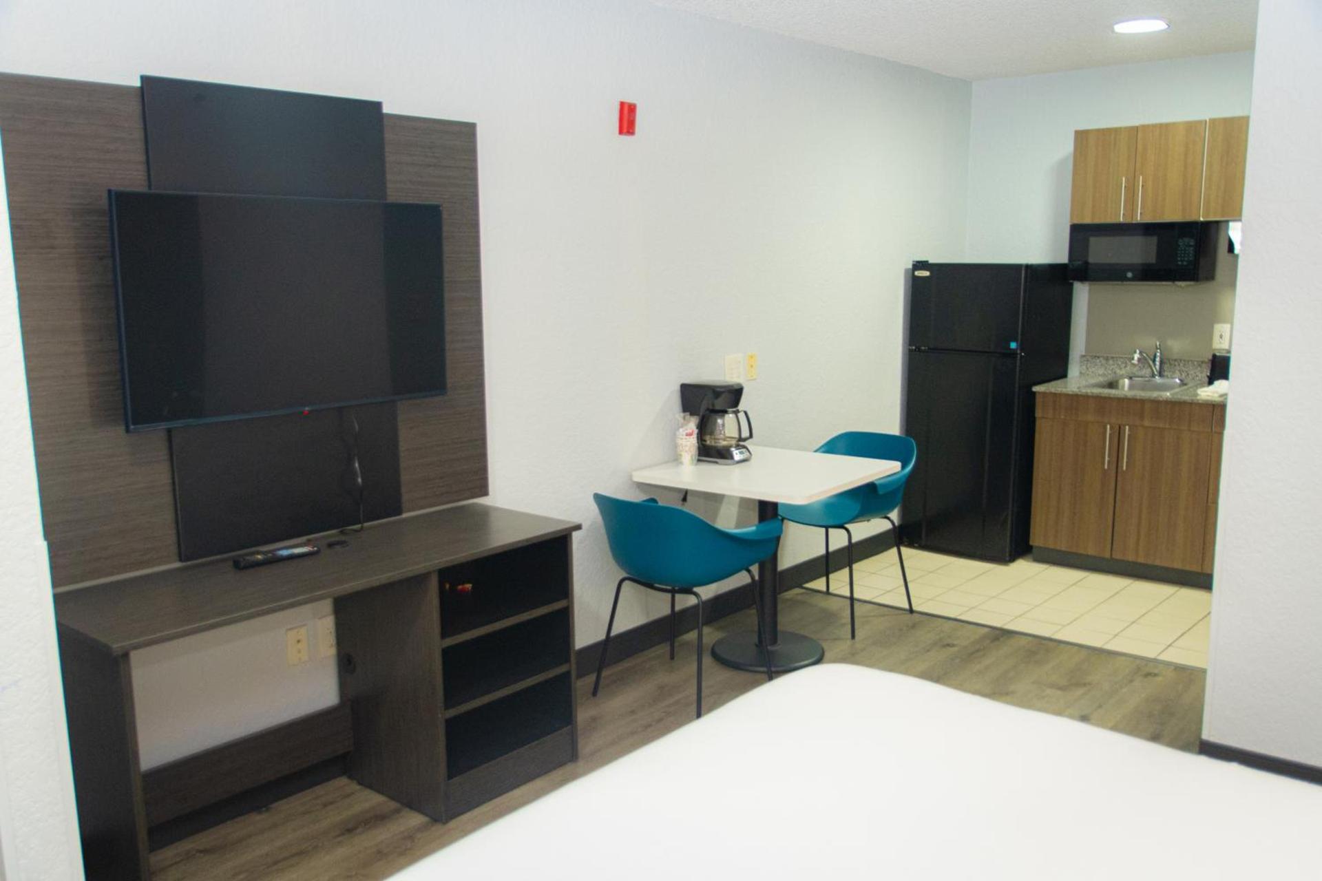 Studio 6 Extended Stay - West Palm Beach, FL photo 41