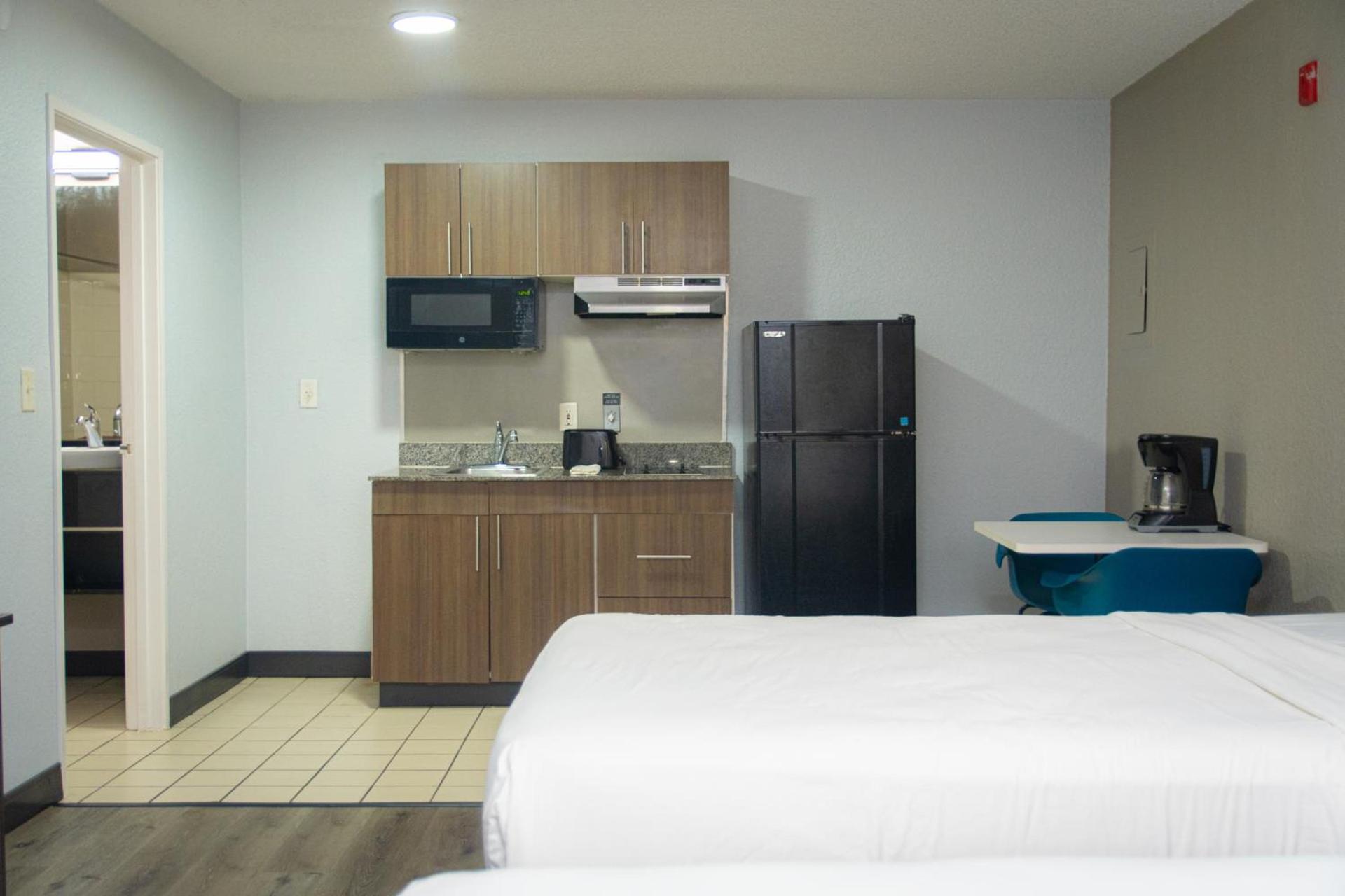 Studio 6 Extended Stay - West Palm Beach, FL photo 43