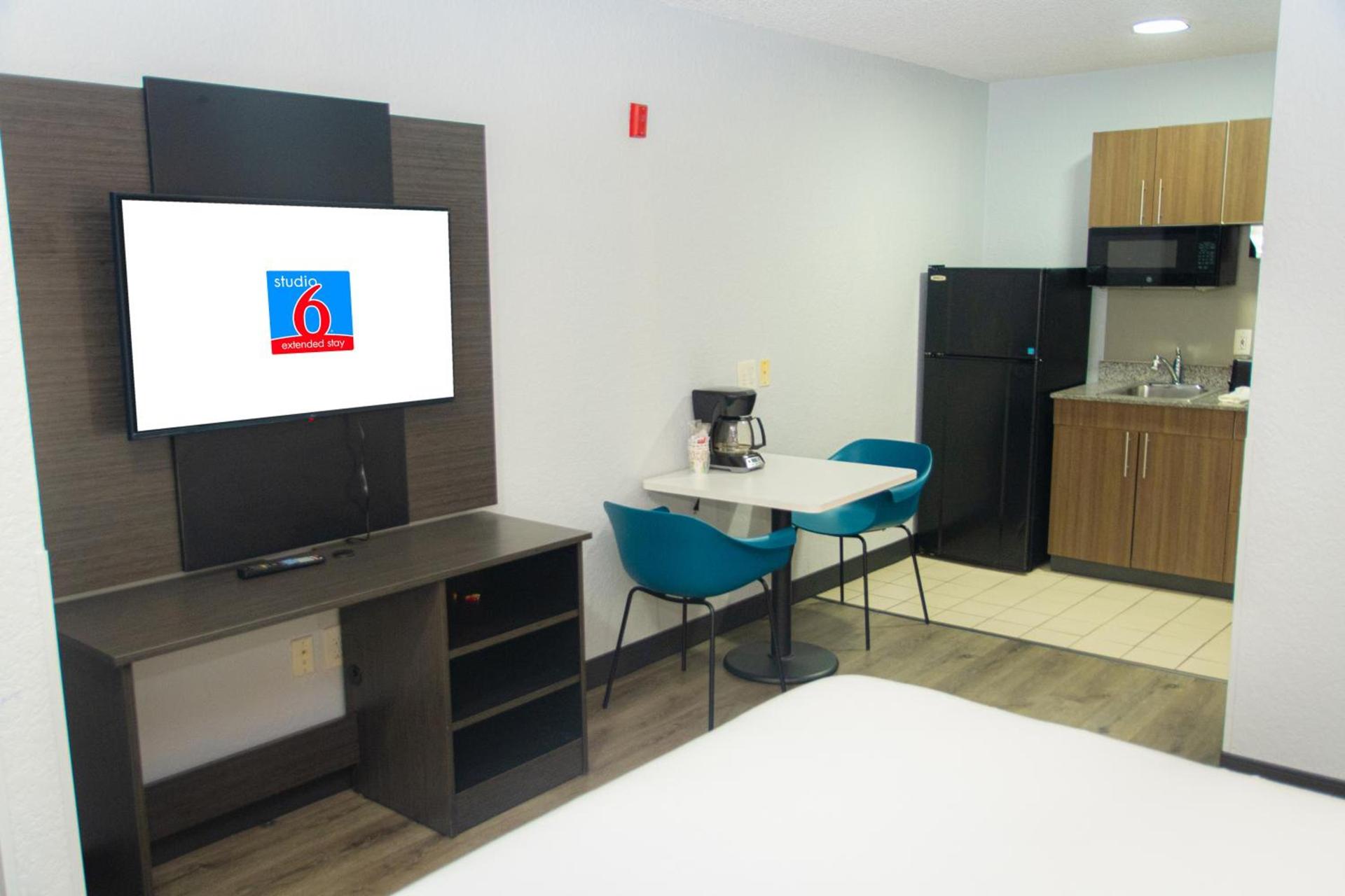 Studio 6 Extended Stay - West Palm Beach, FL photo 37